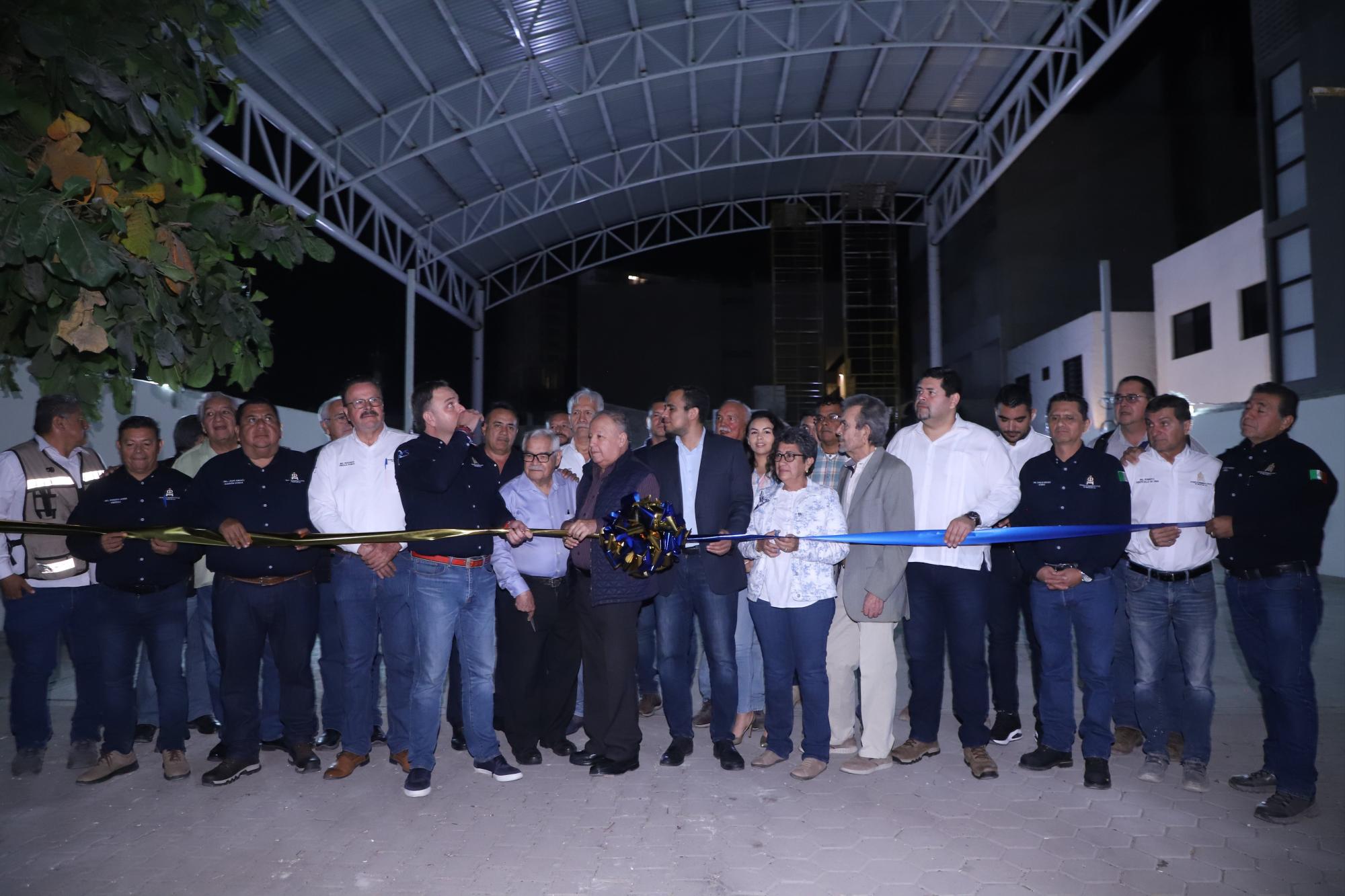 $!Develación de placa por el 50 aniversario del Colegio de Ingenieros Civiles de Mazatlán A. C.