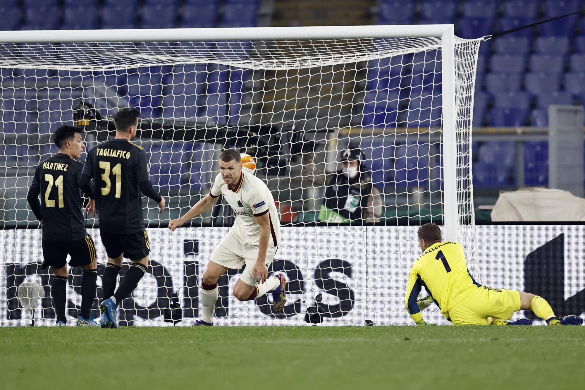 $!El Ajax, del mexicano Edson Álvarez, queda fuera de la Europa League