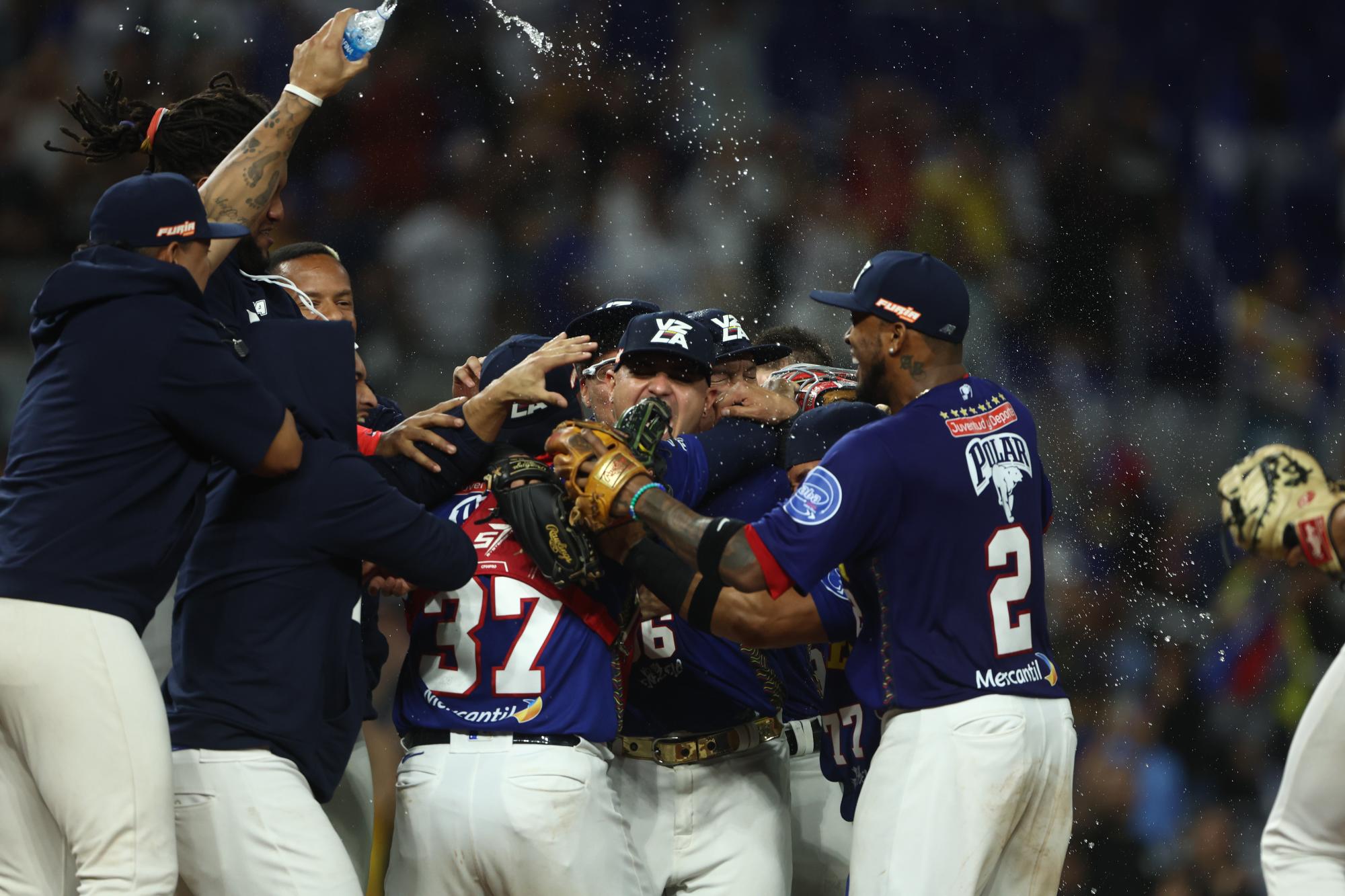 $!¡Ángel Padrón lanza segundo sin hit ni carrera en historia de Serie del Caribe!