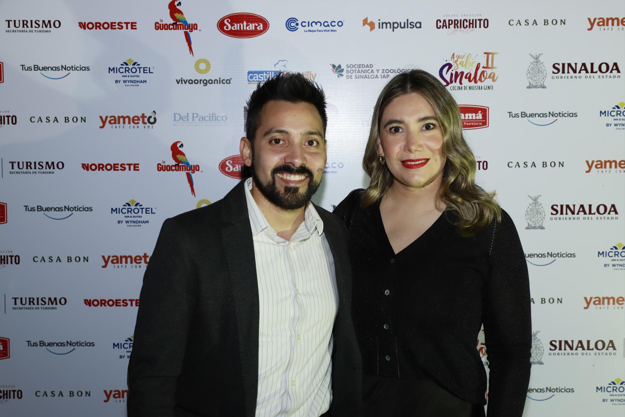 $!David Medina y Erika Ríos.