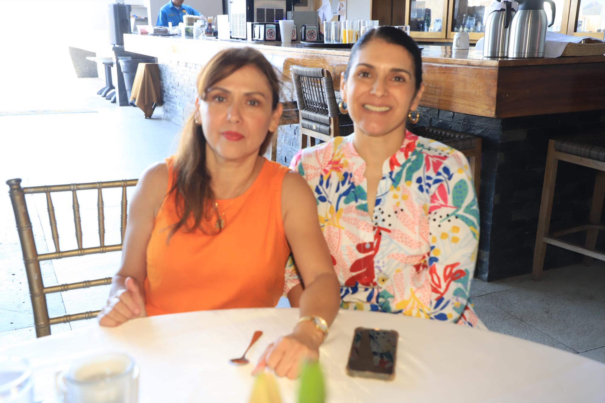 $!Ruth de Santillán y Ximena de Manjarrez.