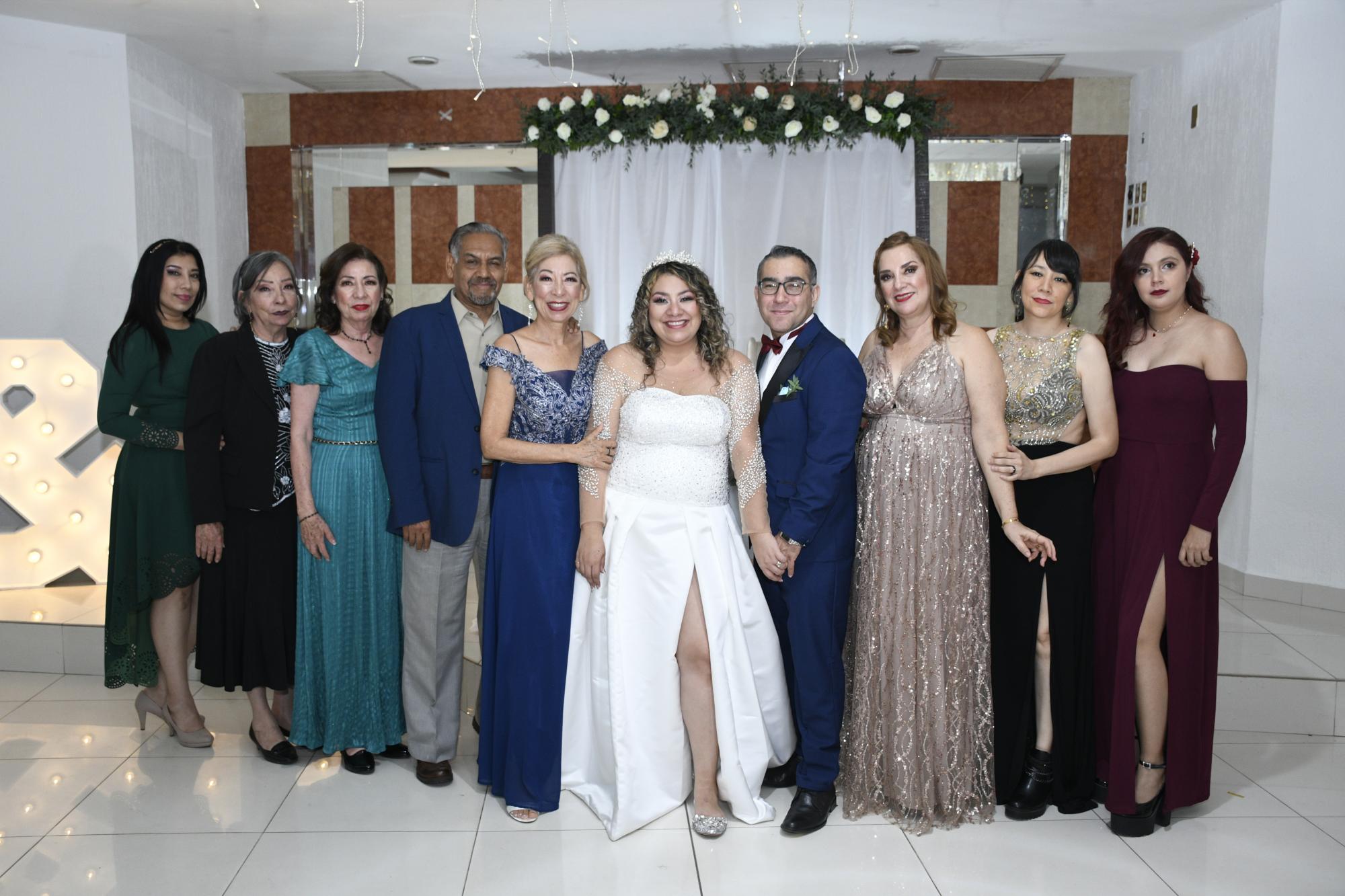 $!Alma Oliva, Carmen Ortiz, Alicia Ortiz, Darío del Villar, Rosy Ortiz, Isi Camarillo, Gabriel Mercado, Carmen Oliva, Krystal Camarillo y Oriana Sicairos.