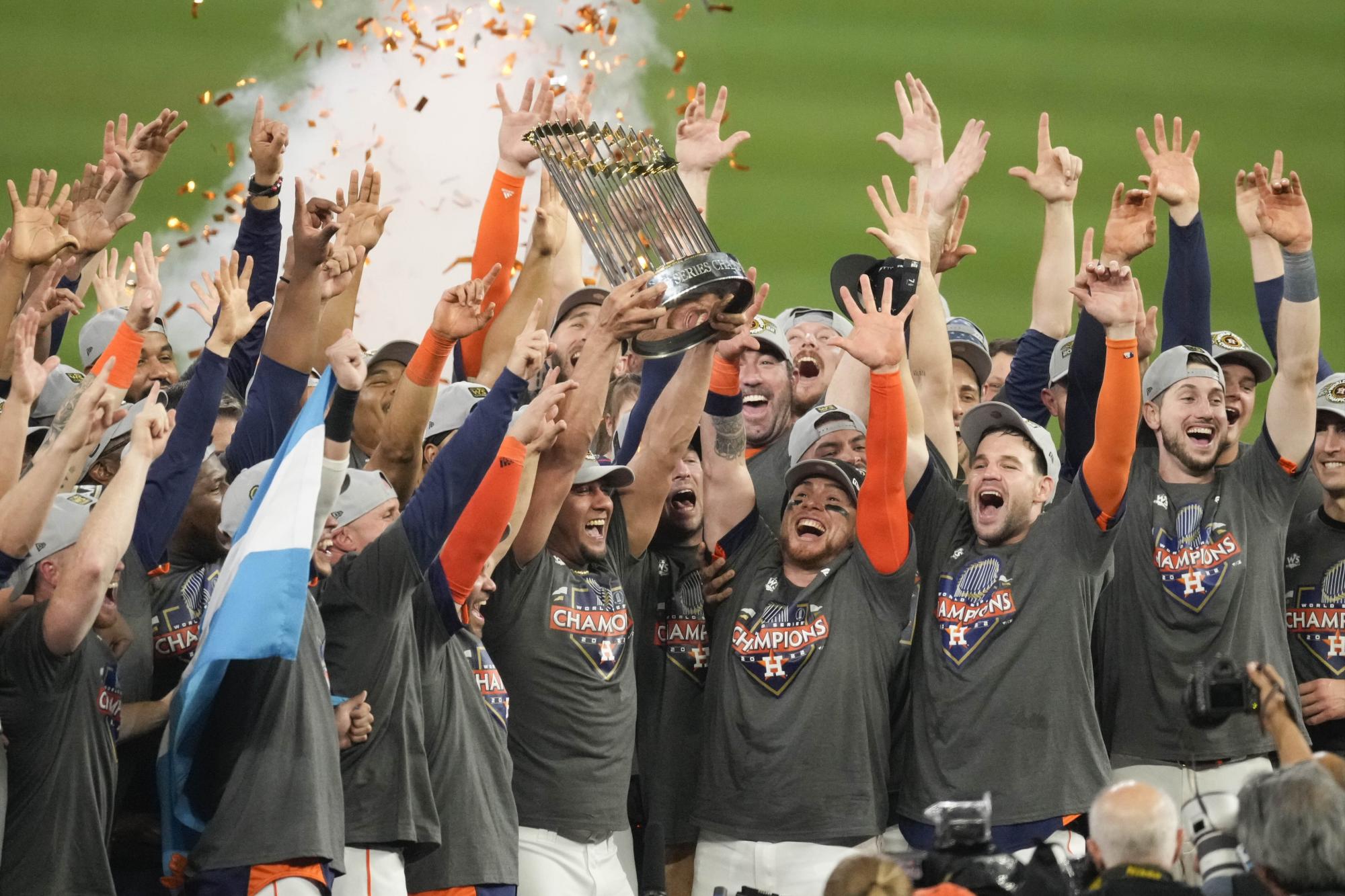 $!Comparte Venados de Mazatlán alegría de José Urquidy por la obtención de la Serie Mundial