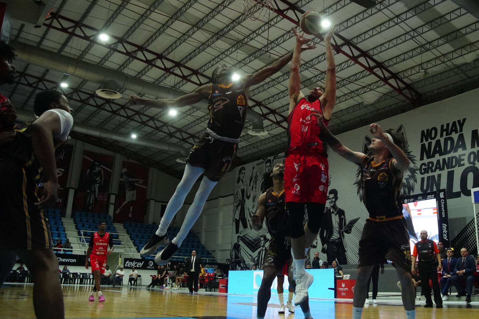$!Venados Basketball gana en vibrante tiempo extra a Frayles de Guasave