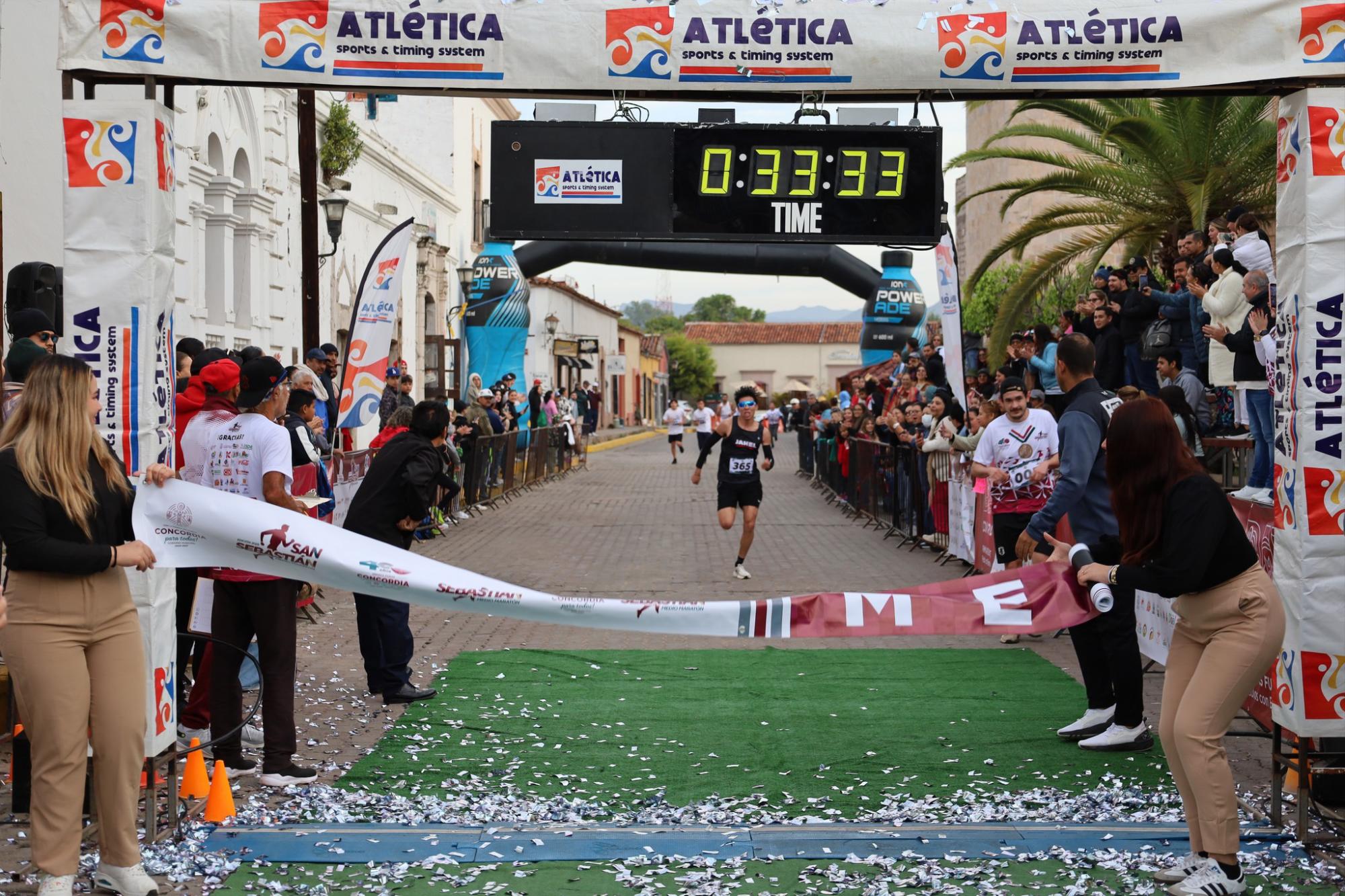 $!Geoffrey Kenisi Bundi se corona campeón del Medio Maratón de San Sebastián 2025