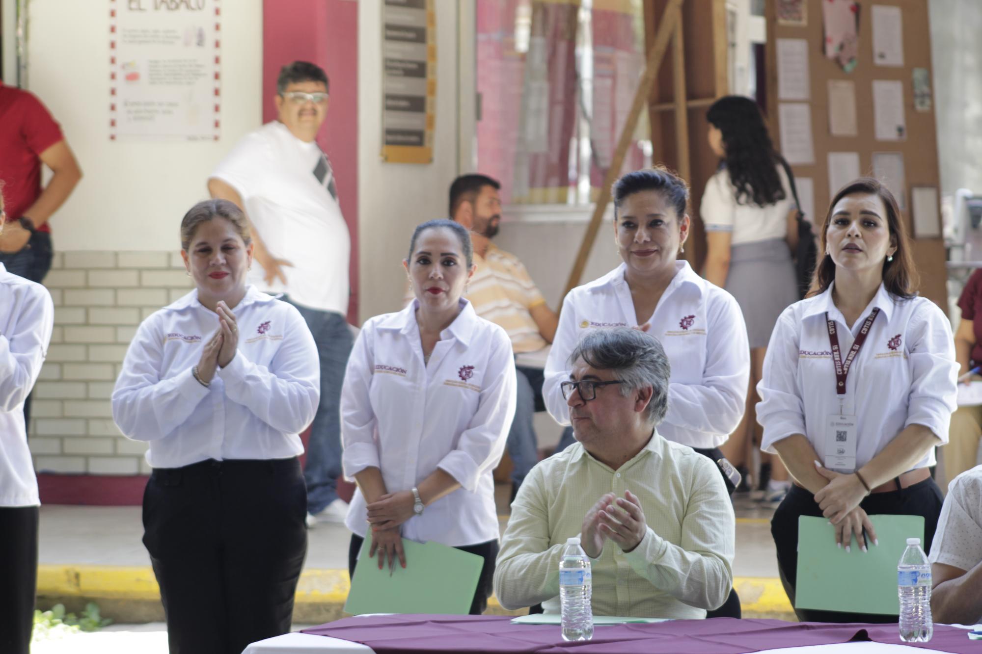 $!Muestran estudiantes del CBTIS 51 el proyecto Aprenden para emprender