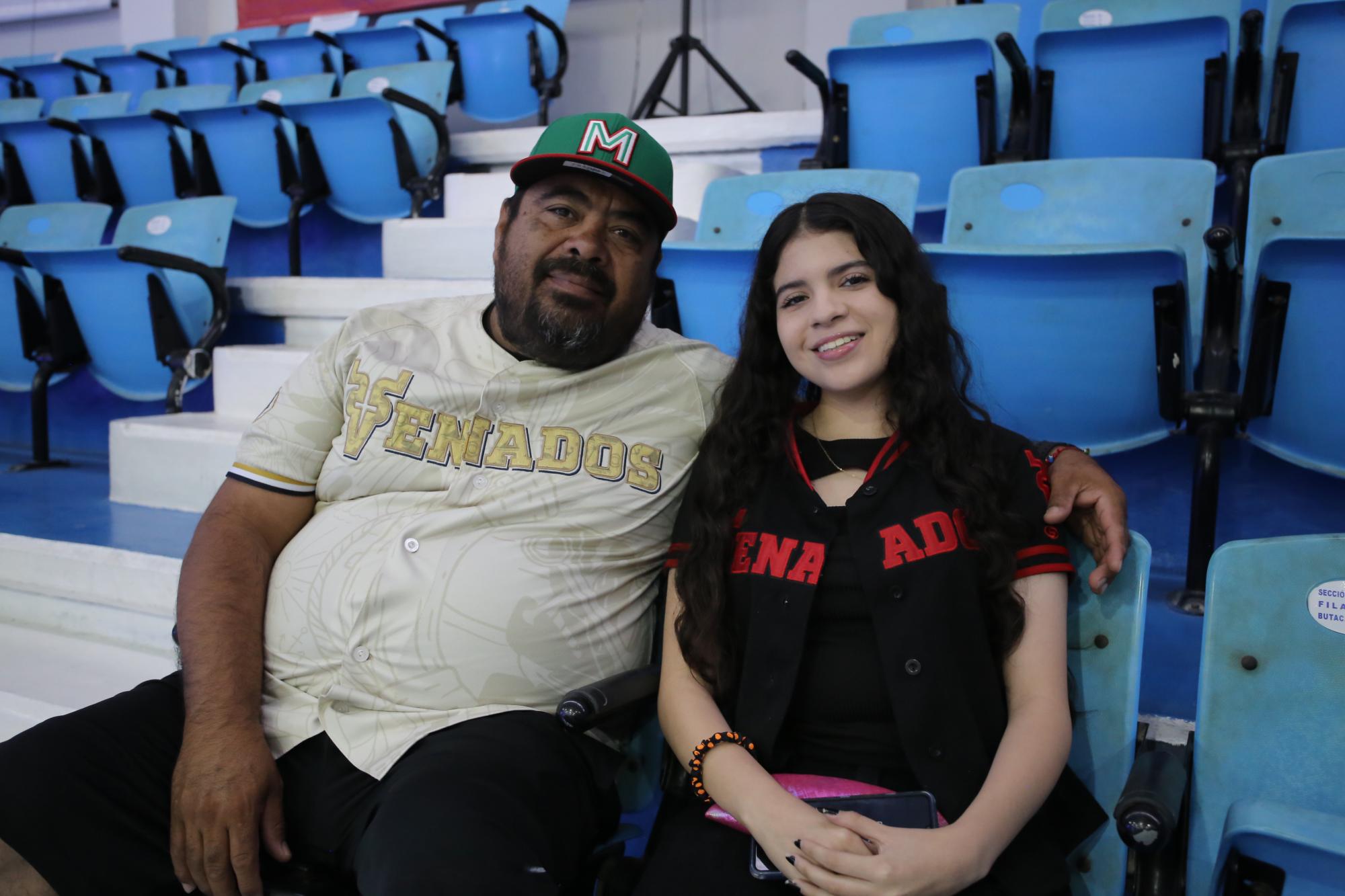 $!André y Mía Cantabrana.