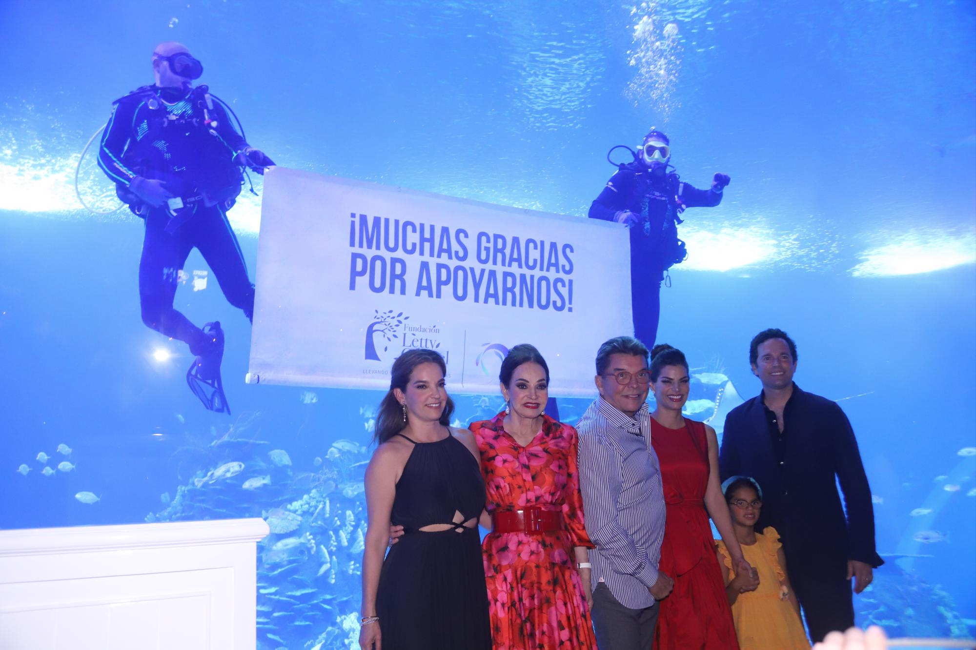$!Hayley Coppel, Letty Coppel, Ernesto Coppel Kelly, Bárbara Coppel, Amaia Hank Coppel y Alejandro Hank.