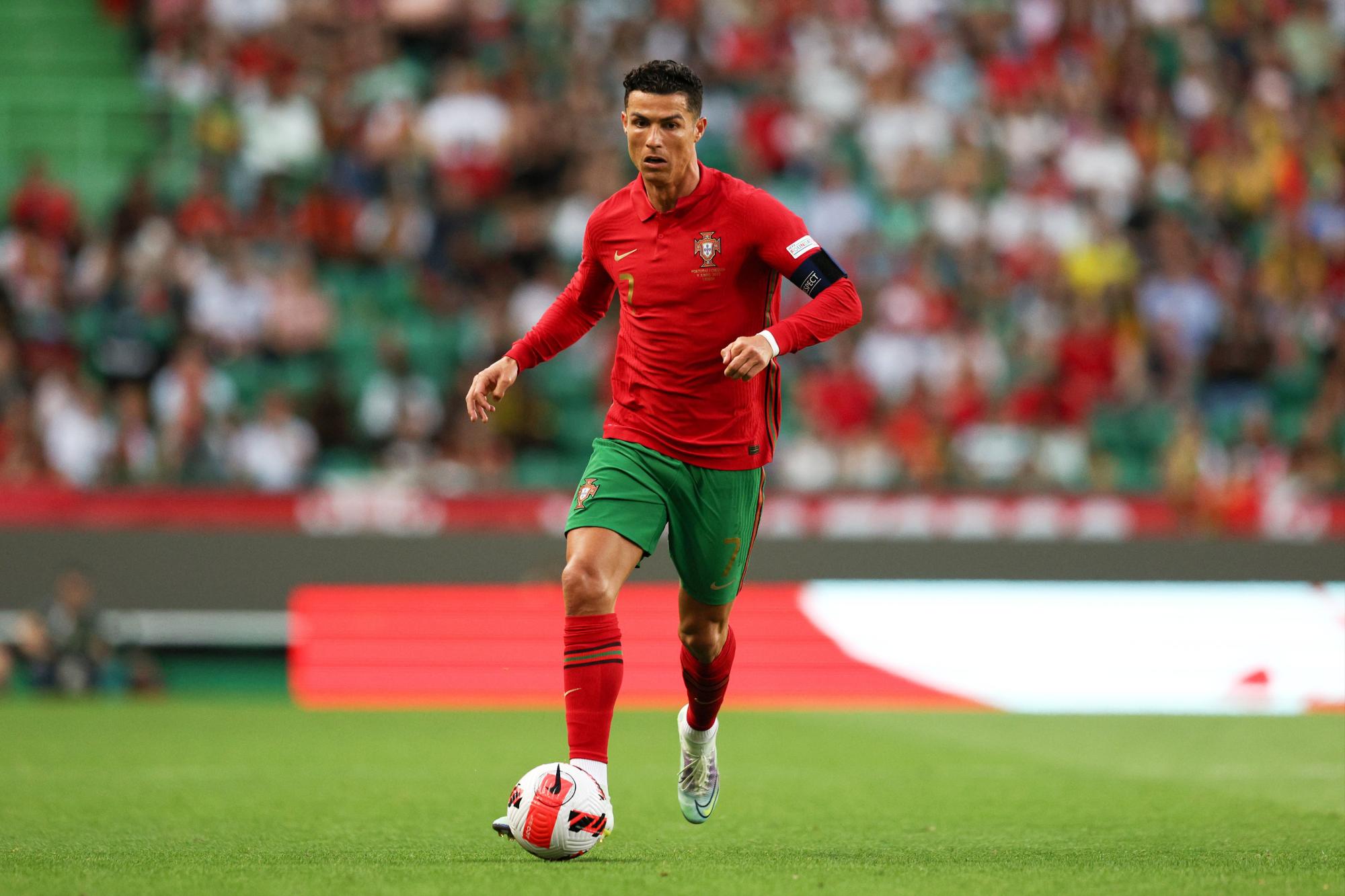 $!España y Portugal ganan jugando a medio gas