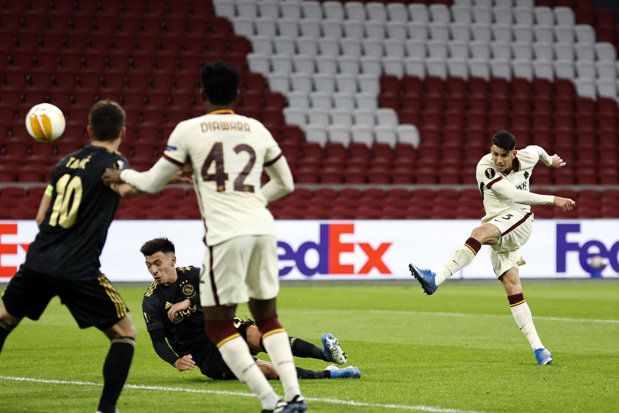 $!El Ajax de Edson Álvarez deja escapar el triunfo ante la Roma