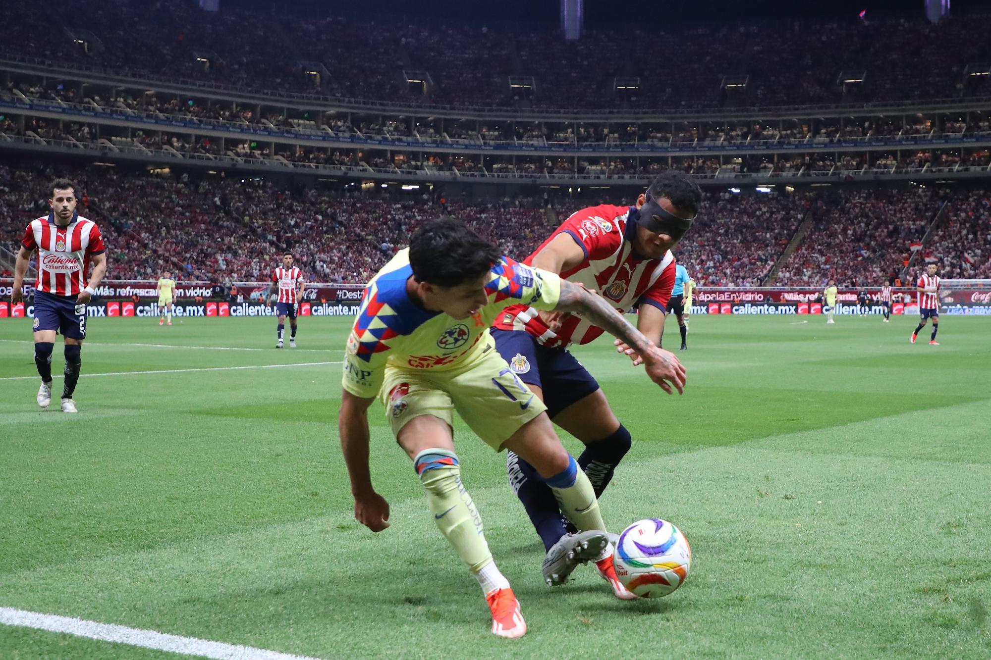 $!Chivas perdona al América en el Clásico Nacional