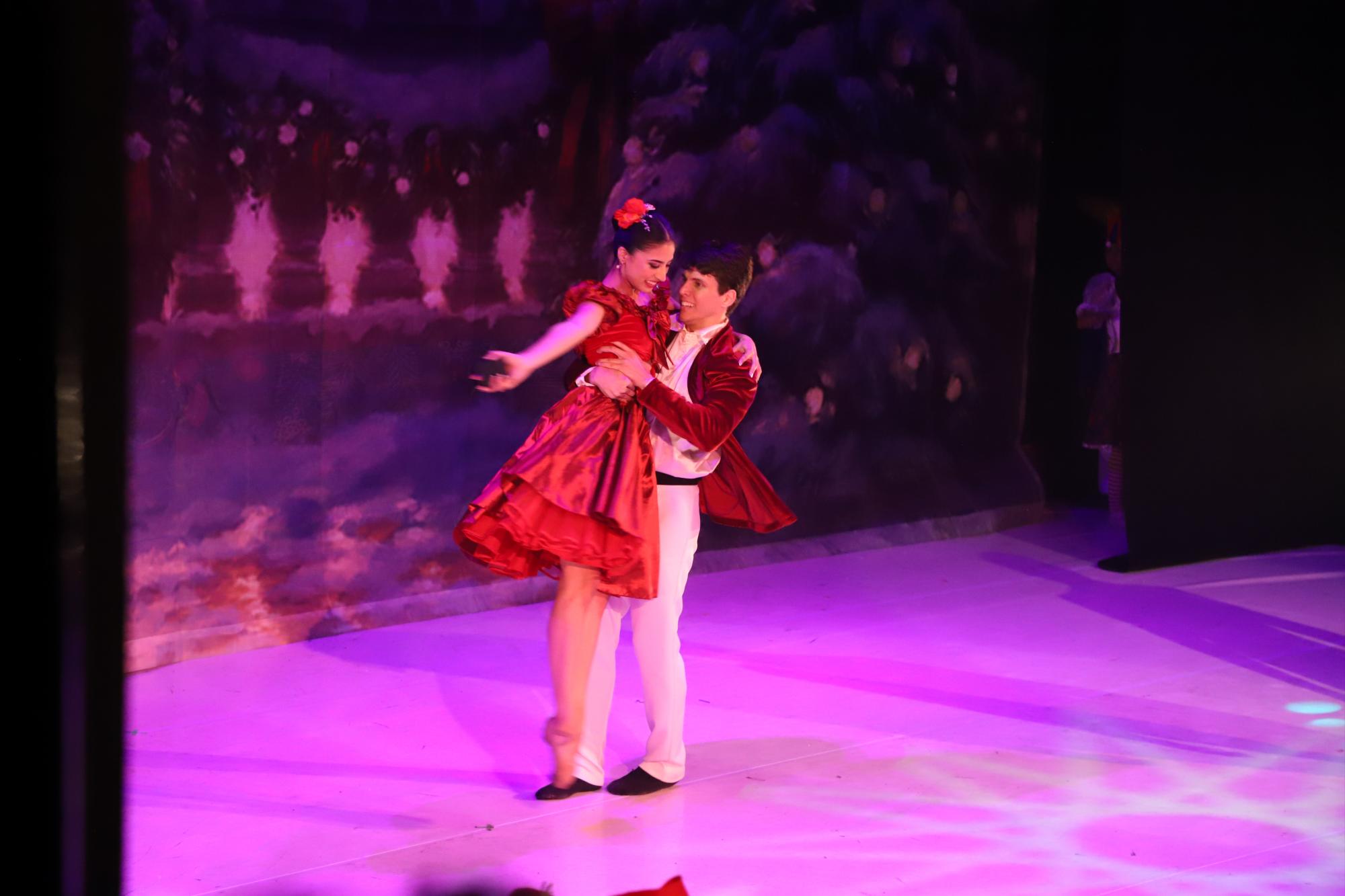 $!Los bailarines Martha Mariana Romero y Carlos Claramunt.