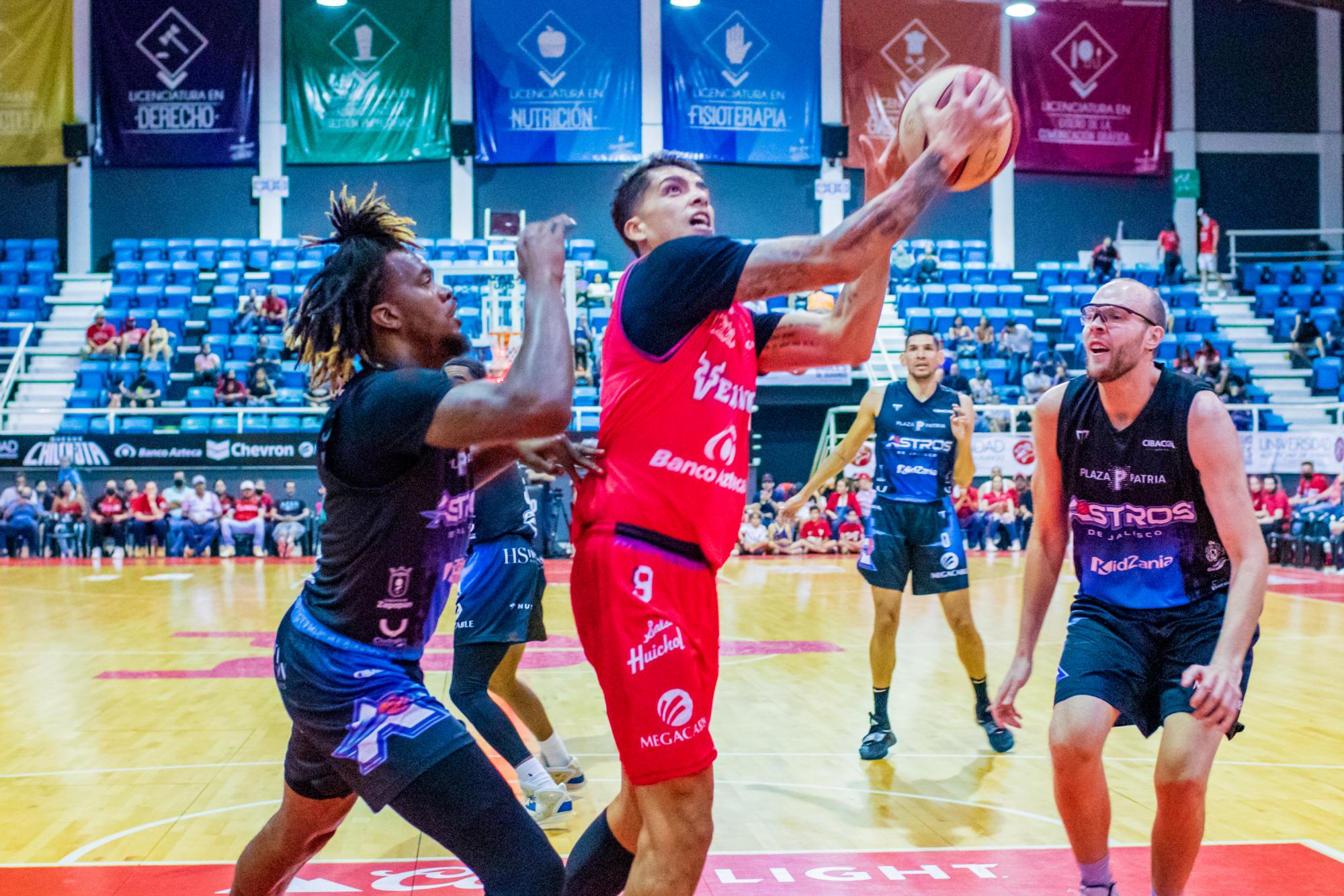 $!Venados Basketball sufre doloroso revés y se pone abajo en la serie ante Astros