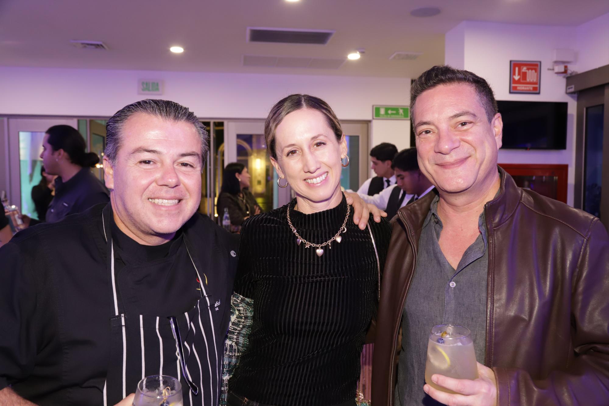 $!Julián Portugal, Pamela Franssen y Carlos Escobosa.