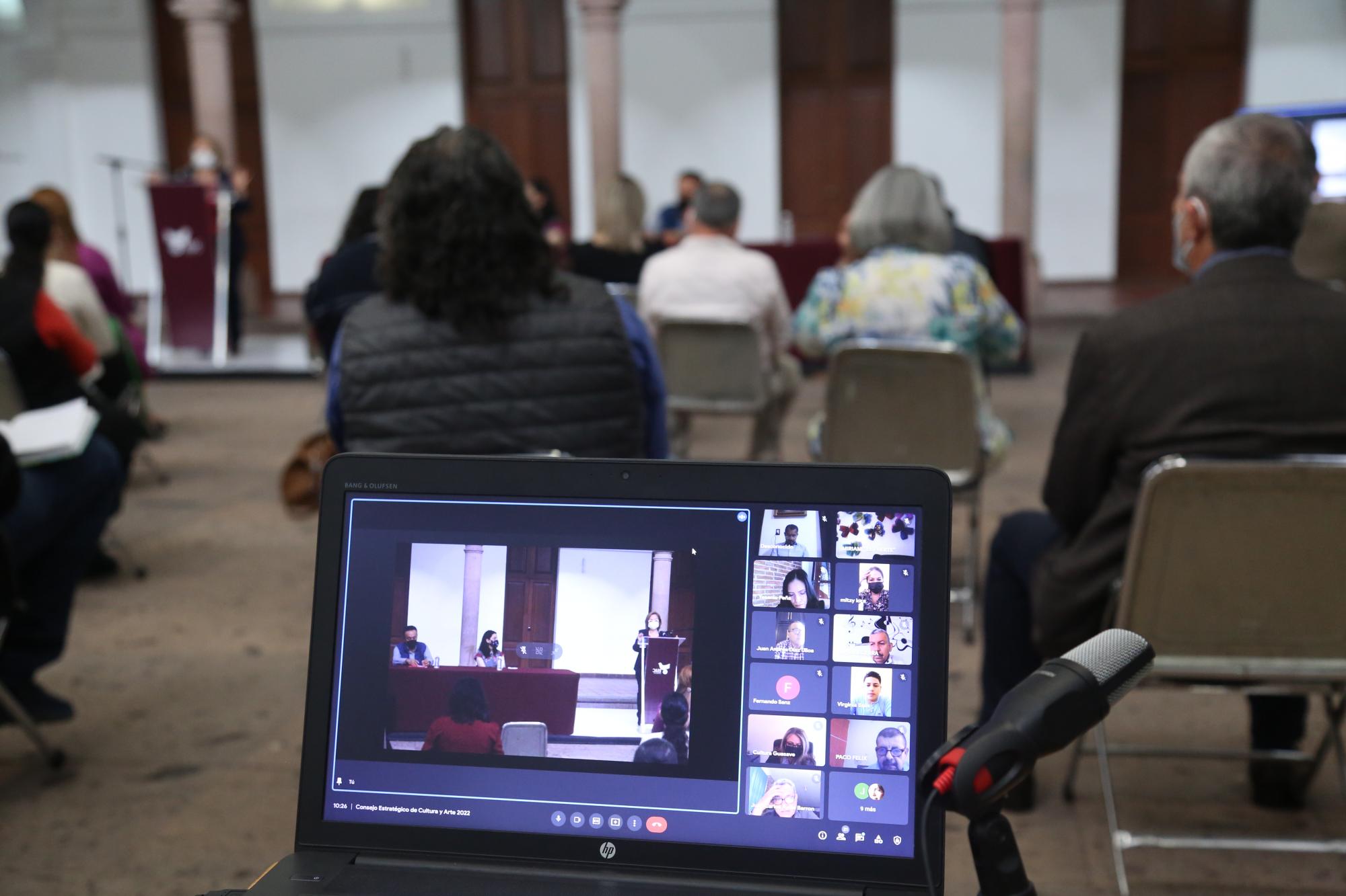 $!La reunión del consejo también tuvo participantes a distancia.