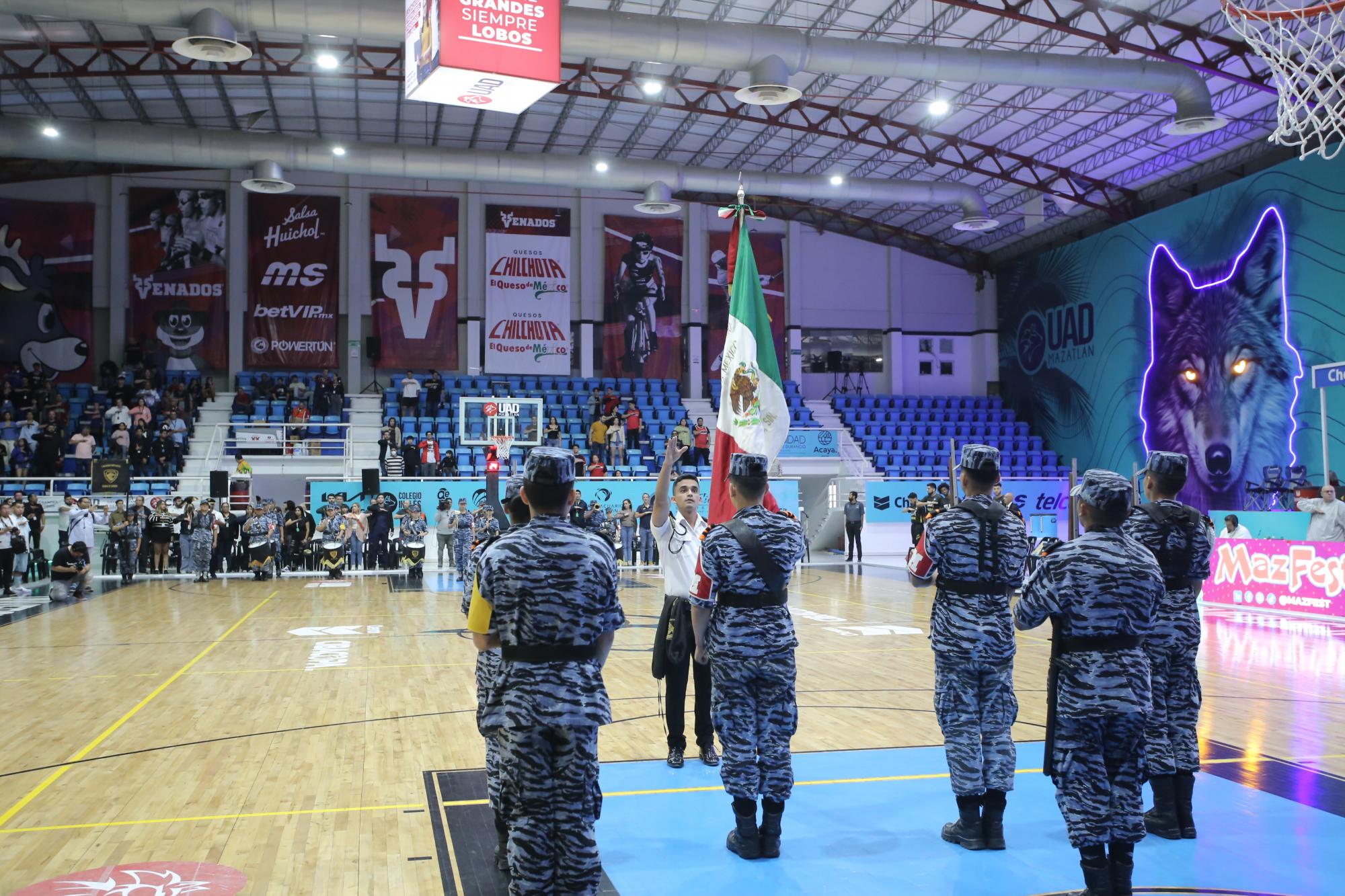 $!En el evento se realizaron los honores a la bandera.