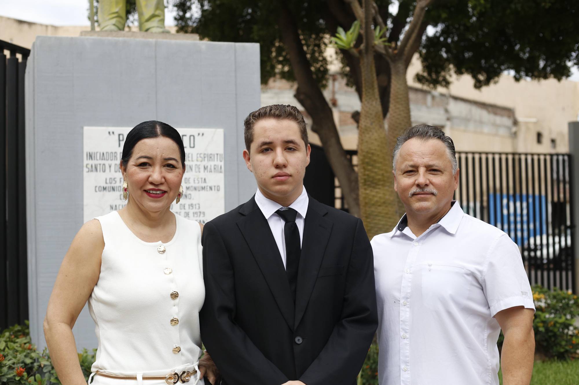 $!María Elvira Payán, Rodrigo Martínez de Castro y Conrado Martínez de Castro.