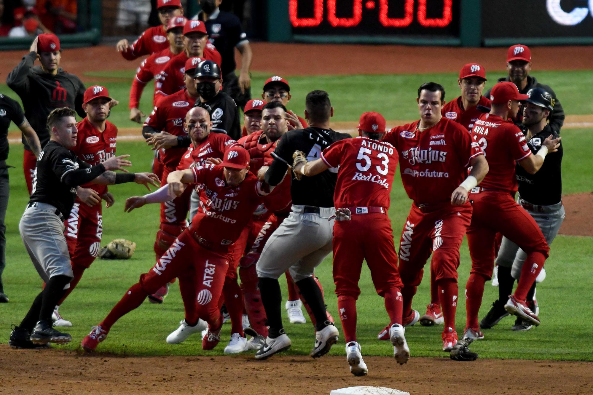 $!LMB anuncia sanciones tras bronca entre Diablos Rojos y Guerreros