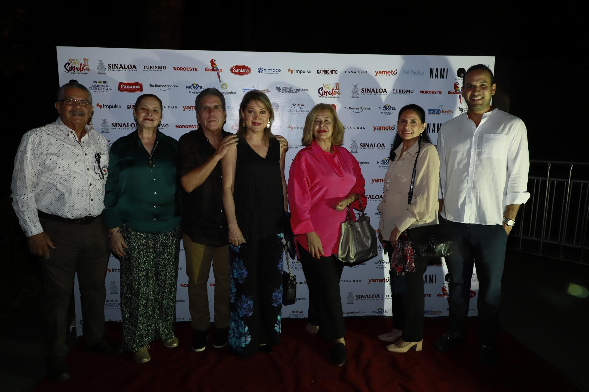 $!Héctor Rojas, Lolis Estrada, Alejandro Quintanilla, Silvia Chávez de Quintanilla, Leticia Lizárraga, Sandra Harper y Leobardo Harper.