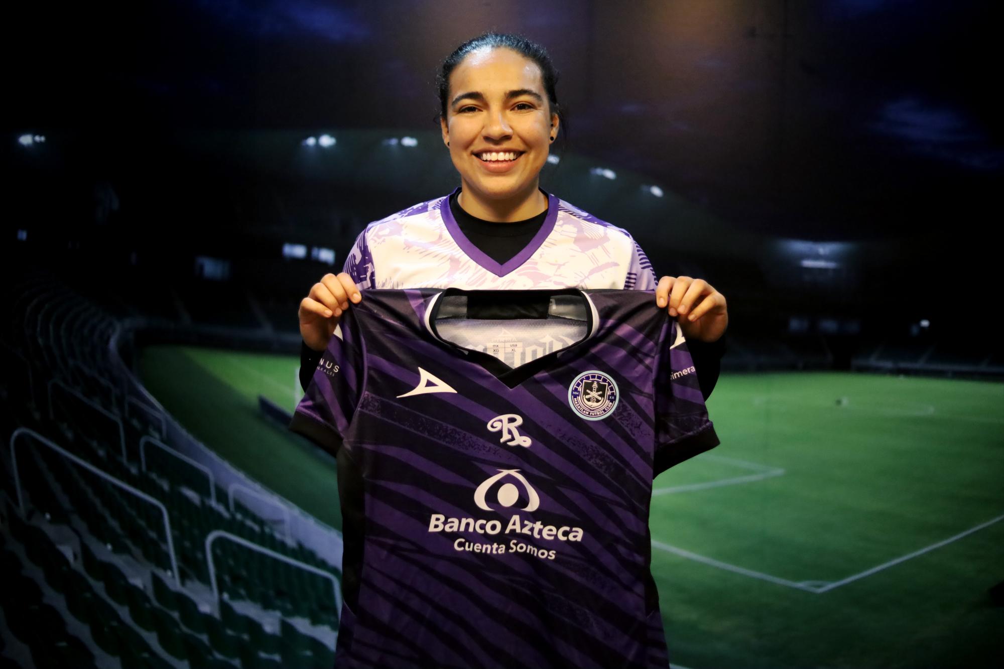 $!Gabriela Álvarez se convierte en Cañonera