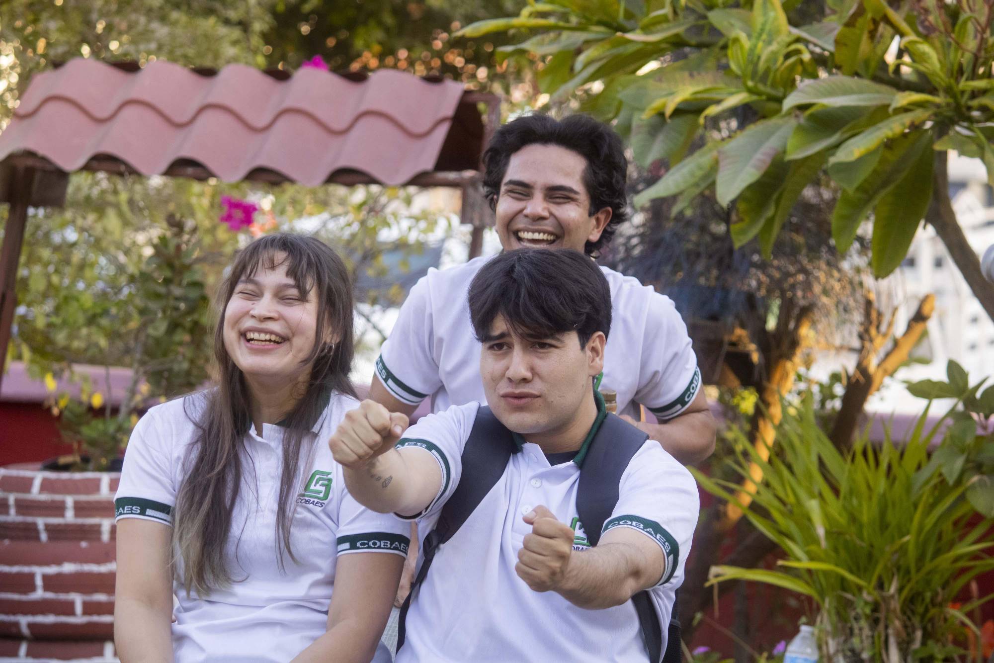 $!Los jóvenes durante su actuación.