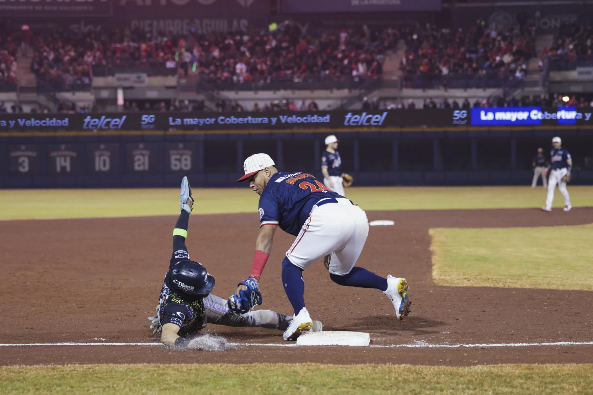 $!Los Águilas emparejan la serie con walk off de Gilberto Vizcarra