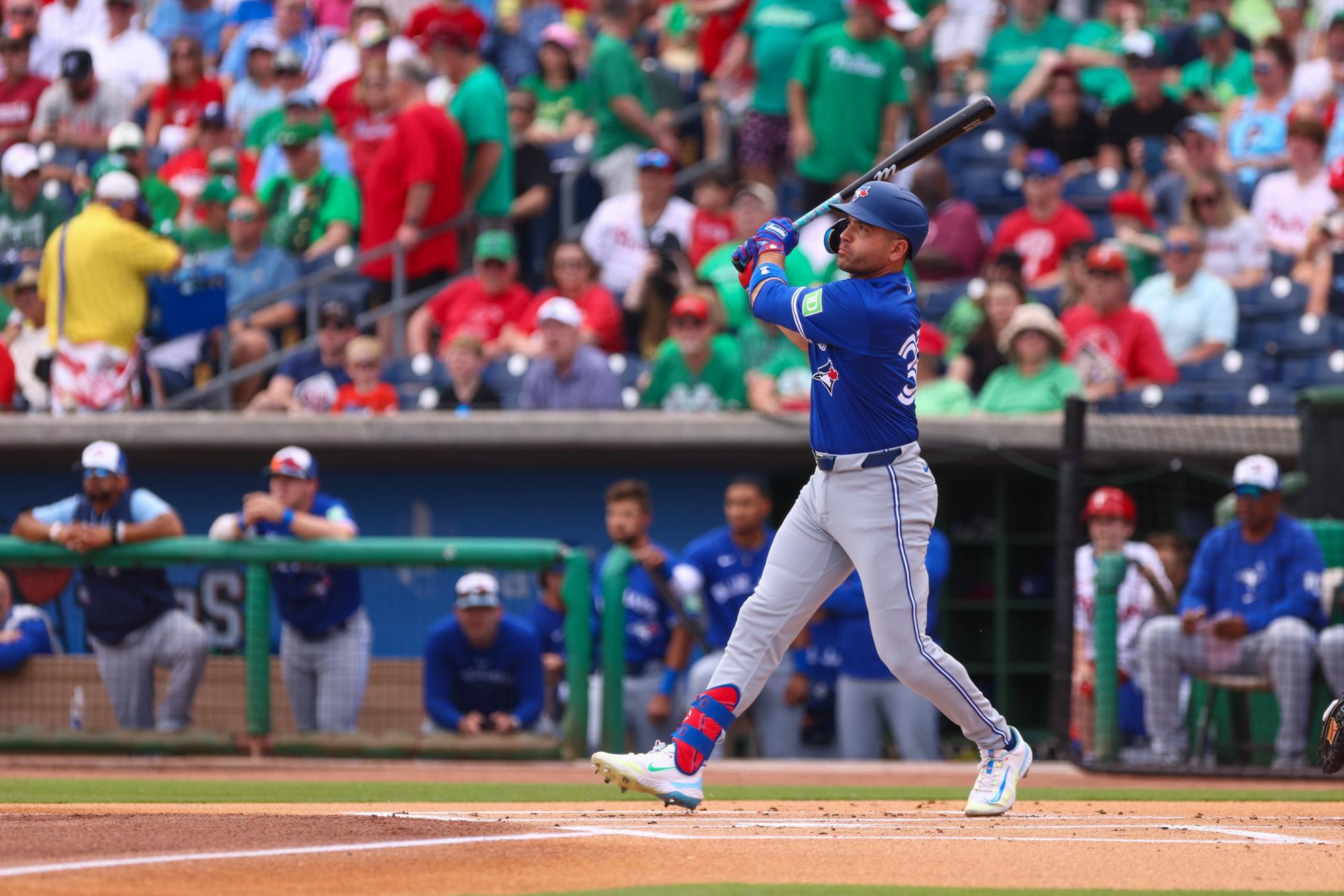 $!Joey Votto pegó jonrón en el primer pitcheo que vio como miembro de Azulejos