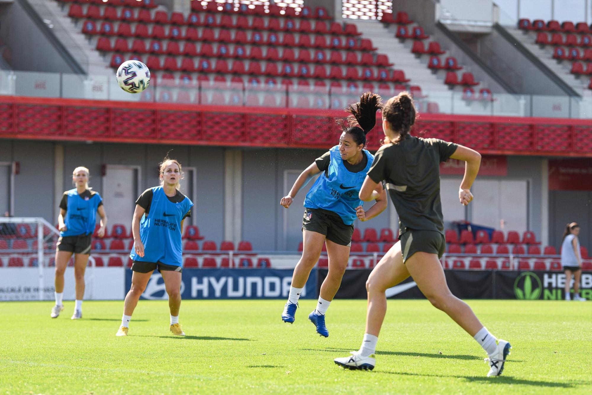 $!Charlyn Corral deja España para llegar al Pachuca Femenil