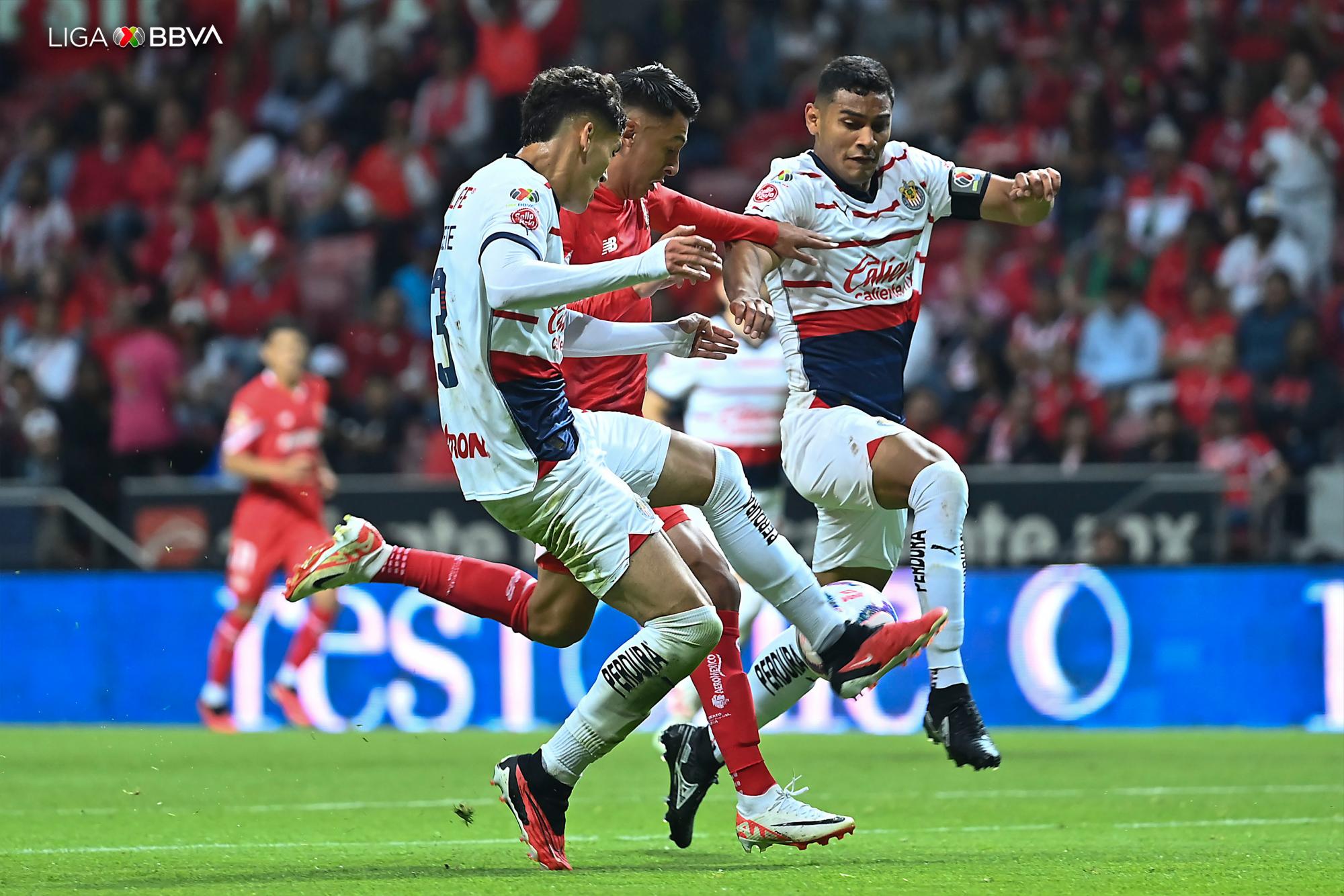 $!Chivas extiende su crisis en Toluca; divide puntos con los Diablos Rojos