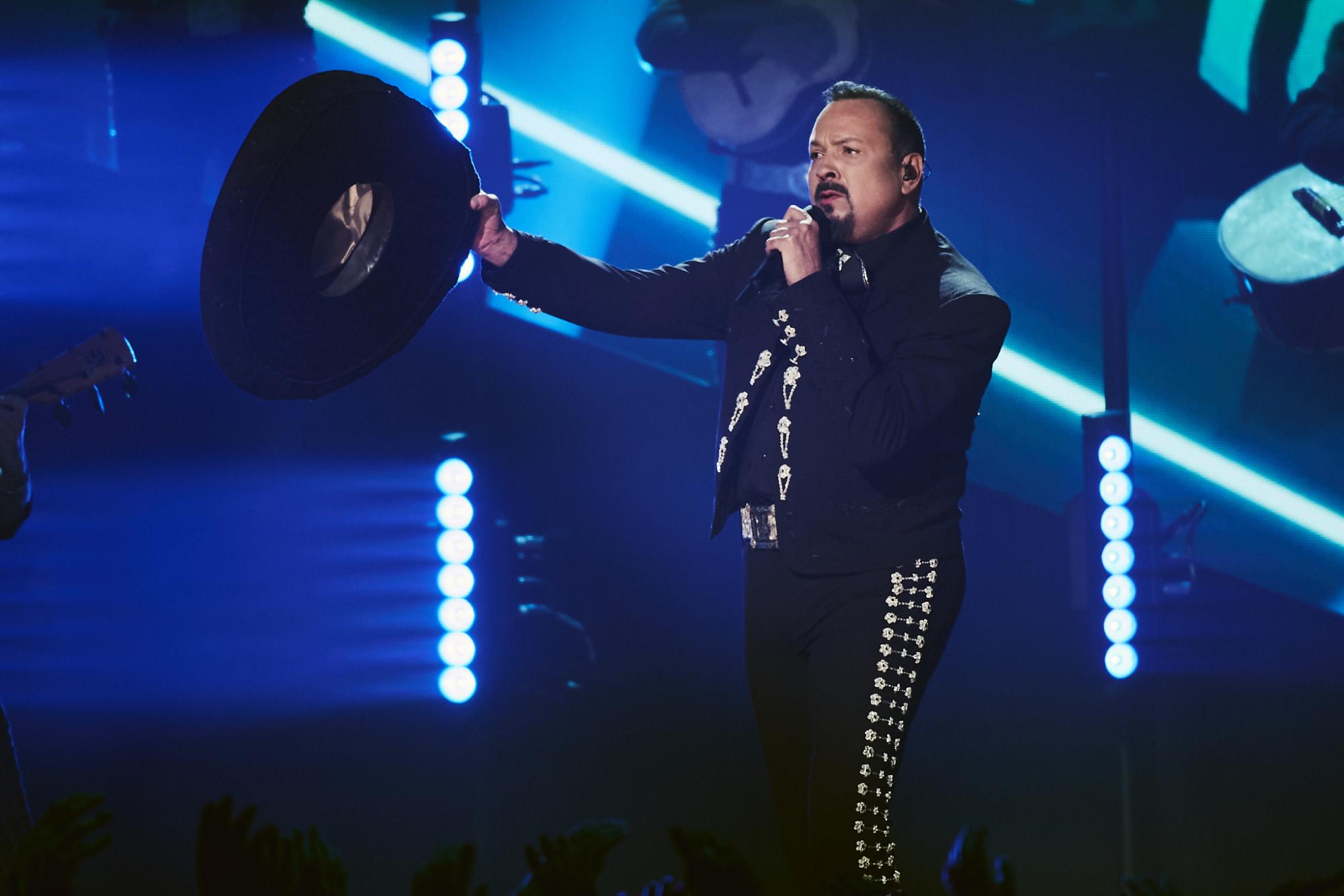 $!Pepe Aguilar