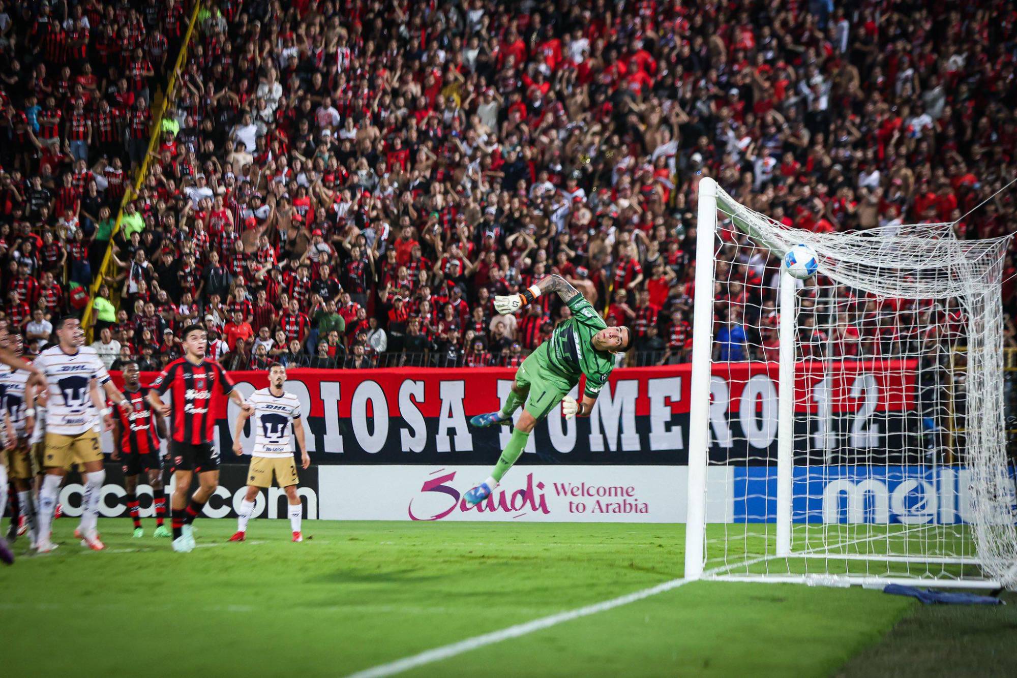 $!Pumas avanza a cuartos de final de la Concachampions tras empatar 1-1 con Alajuelense