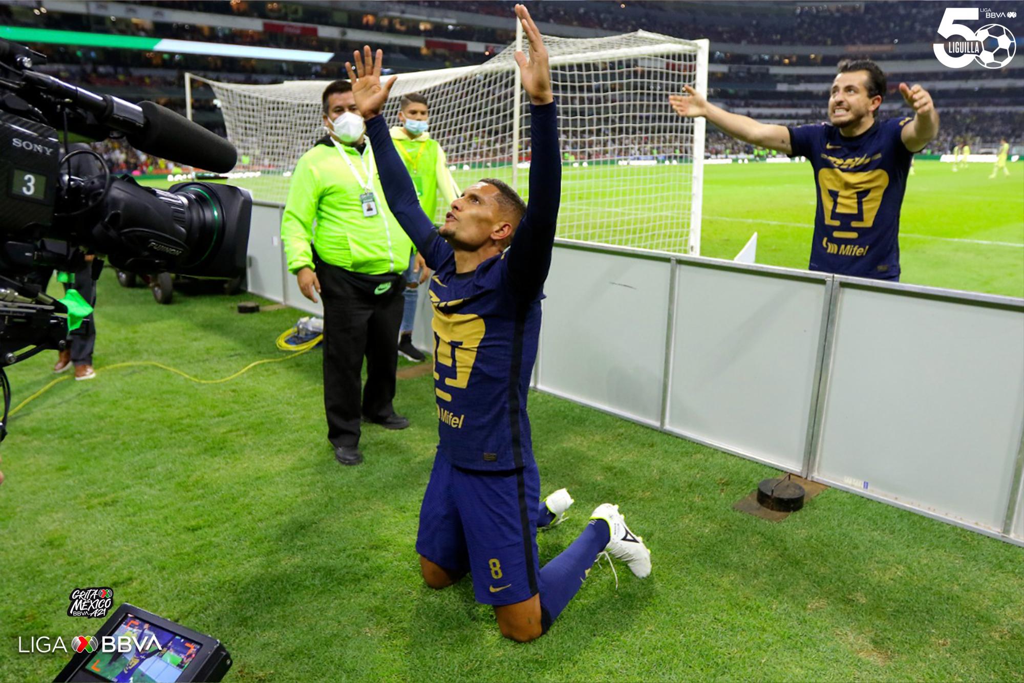 $!Pumas golea 3-1 al América y elimina al líder general; avanza a semifinales
