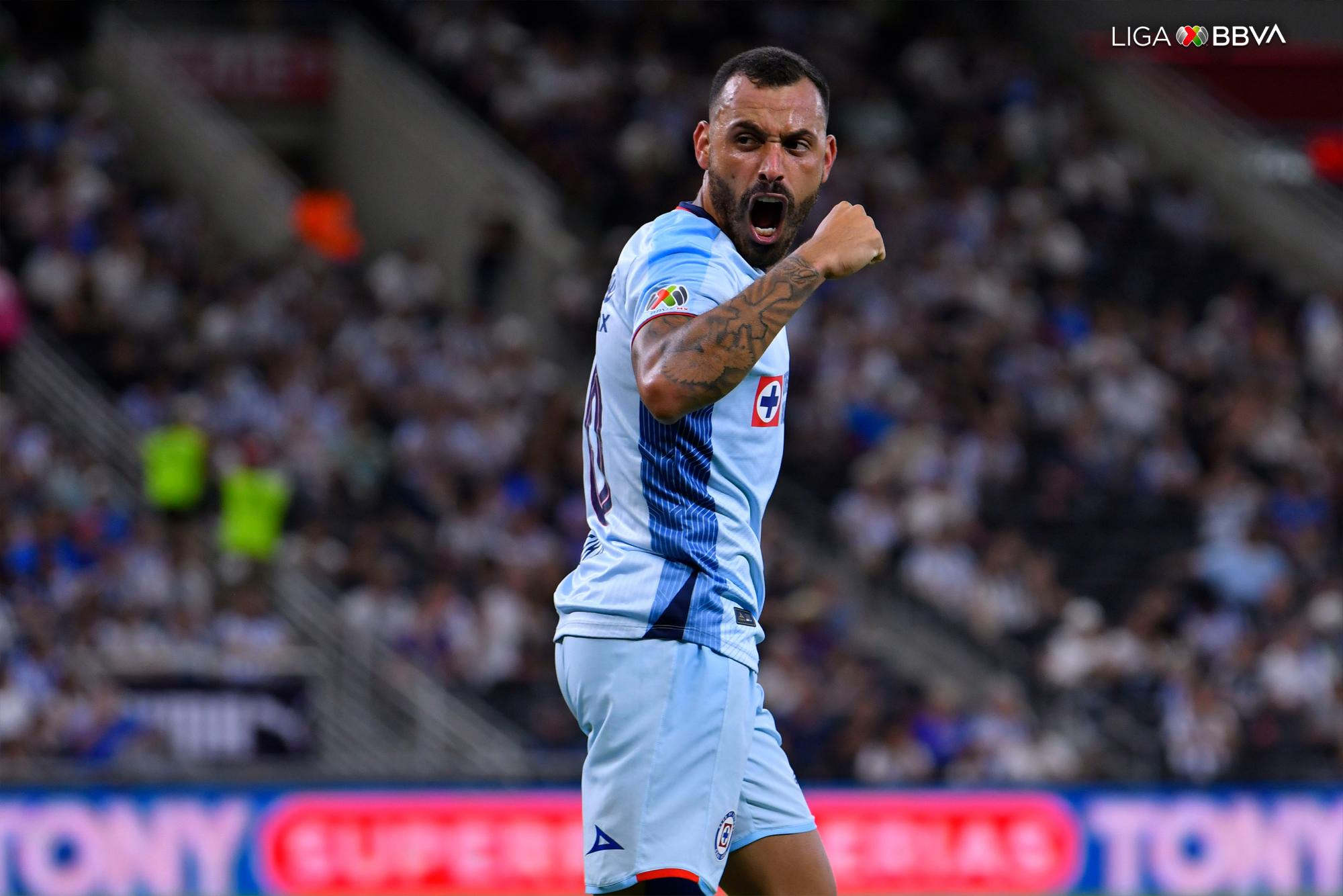$!Cruz Azul rompe las quinielas al doblegar 2-1 al Monterrey en el Coloso de Acero