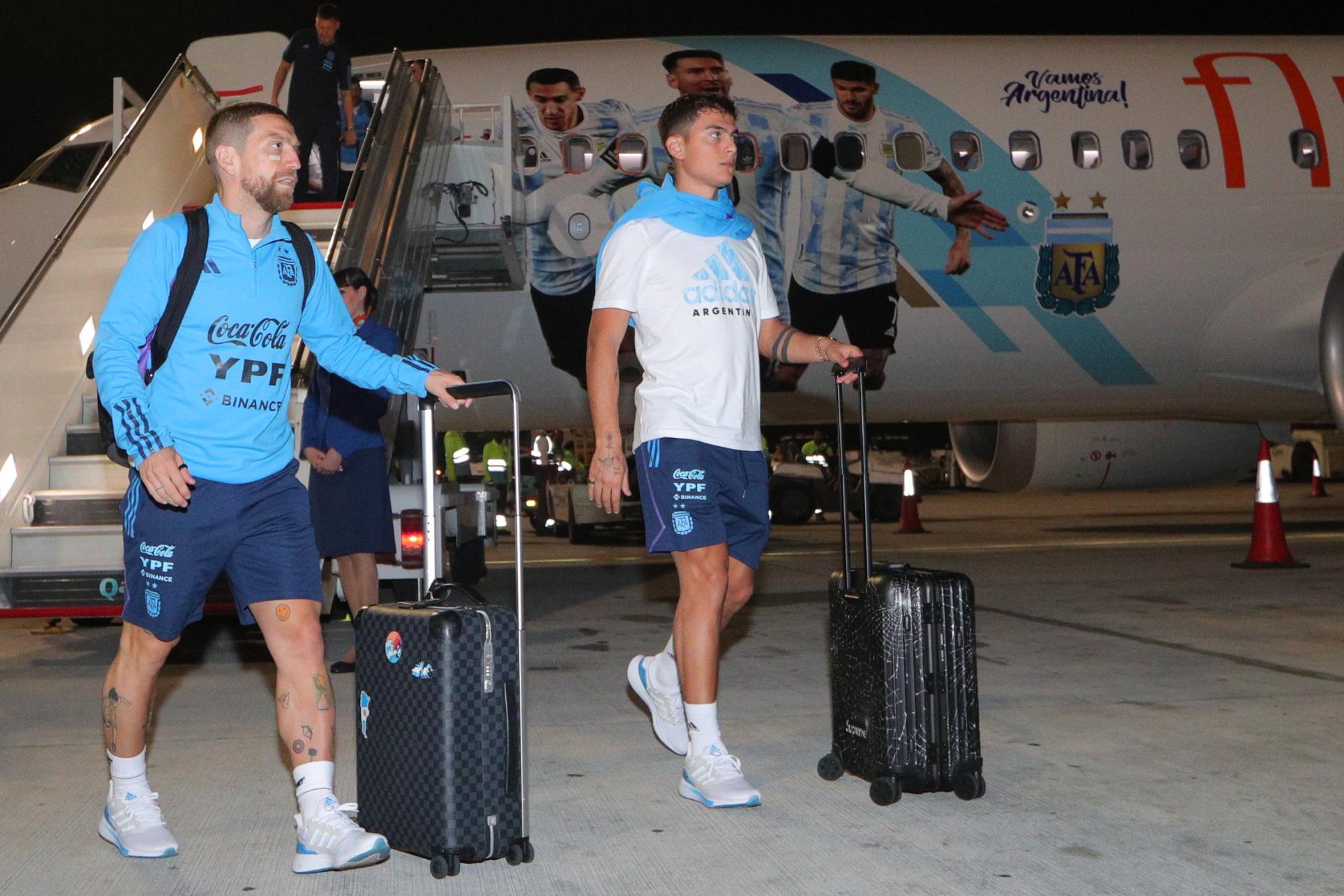 $!Argentina realiza su primer entrenamiento en Qatar; presenta dos bajas