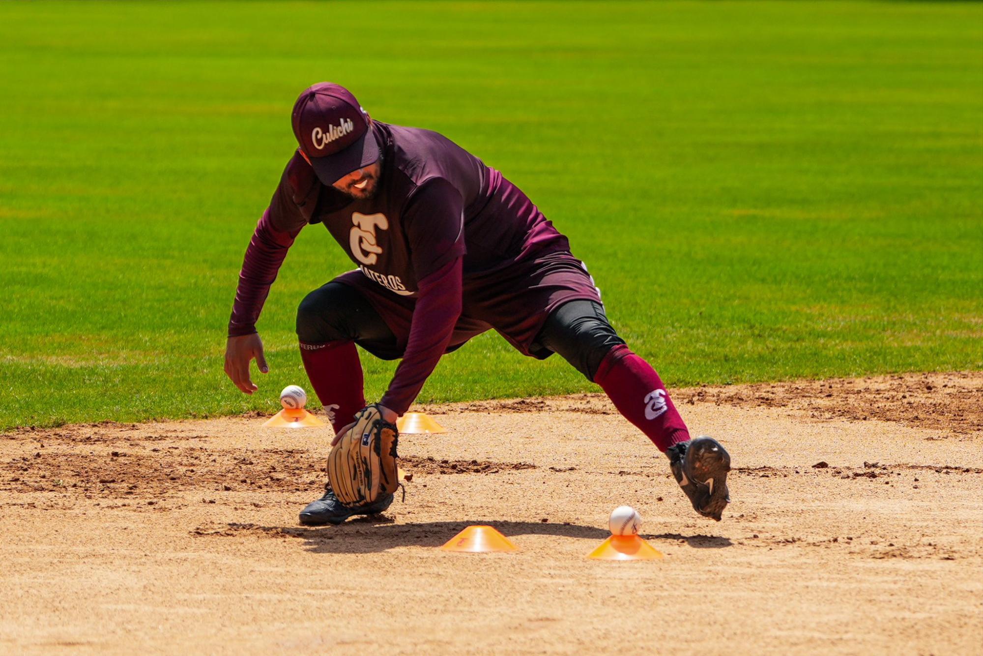 $!Ramón Ríos reporta al campamento de Tomateros de Culiacán