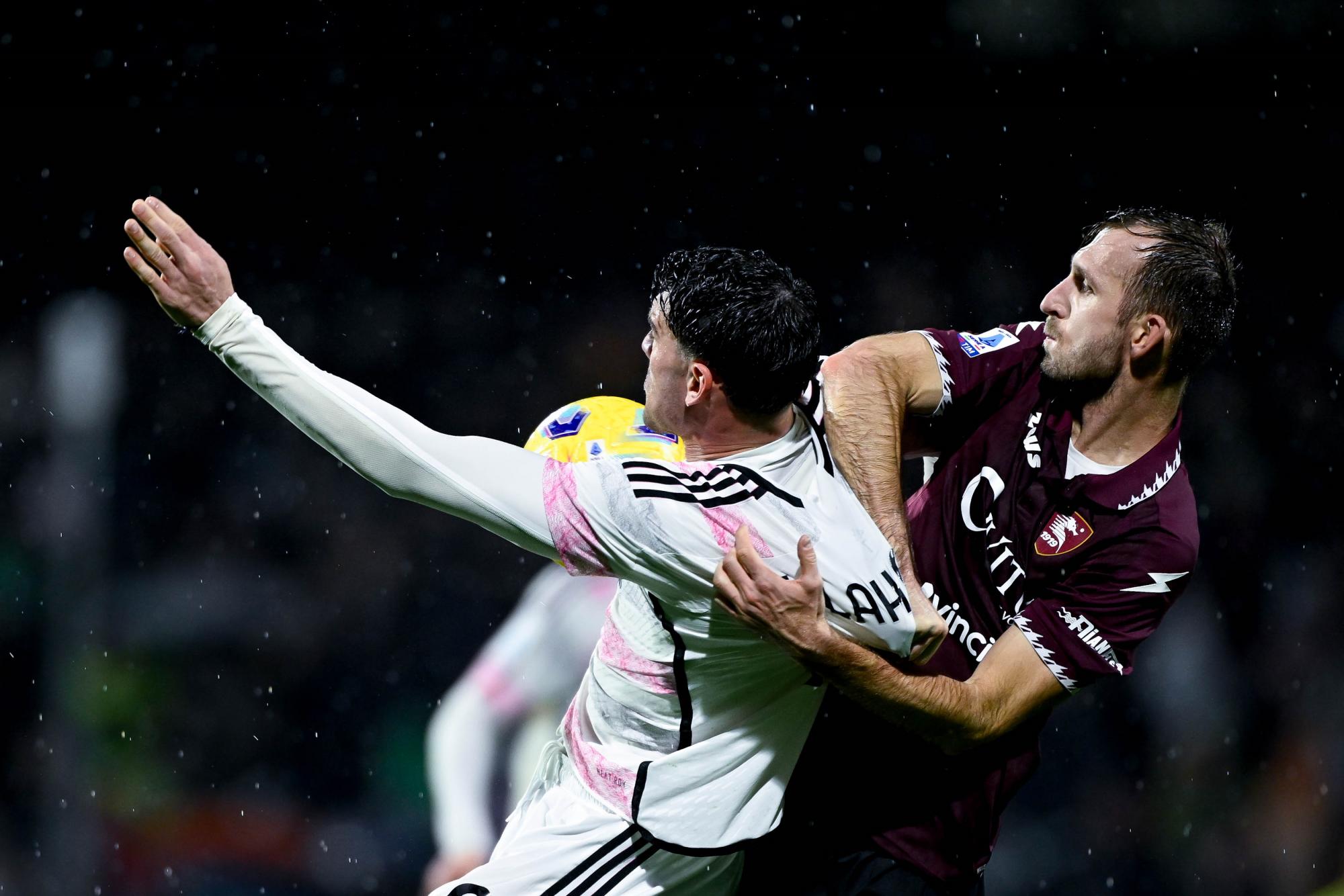 $!Dusan Vlahovic impulsa al Juventus sobre el Salernitana