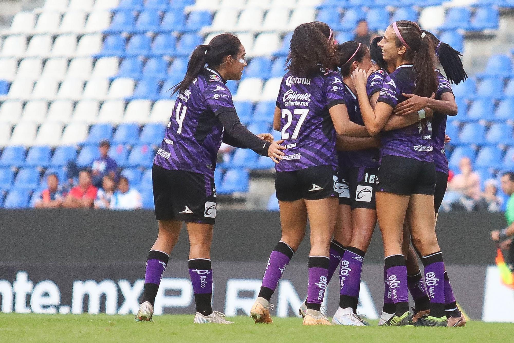 $!Mazatlán Femenil sorprende al Puebla en el Cuauhtémoc