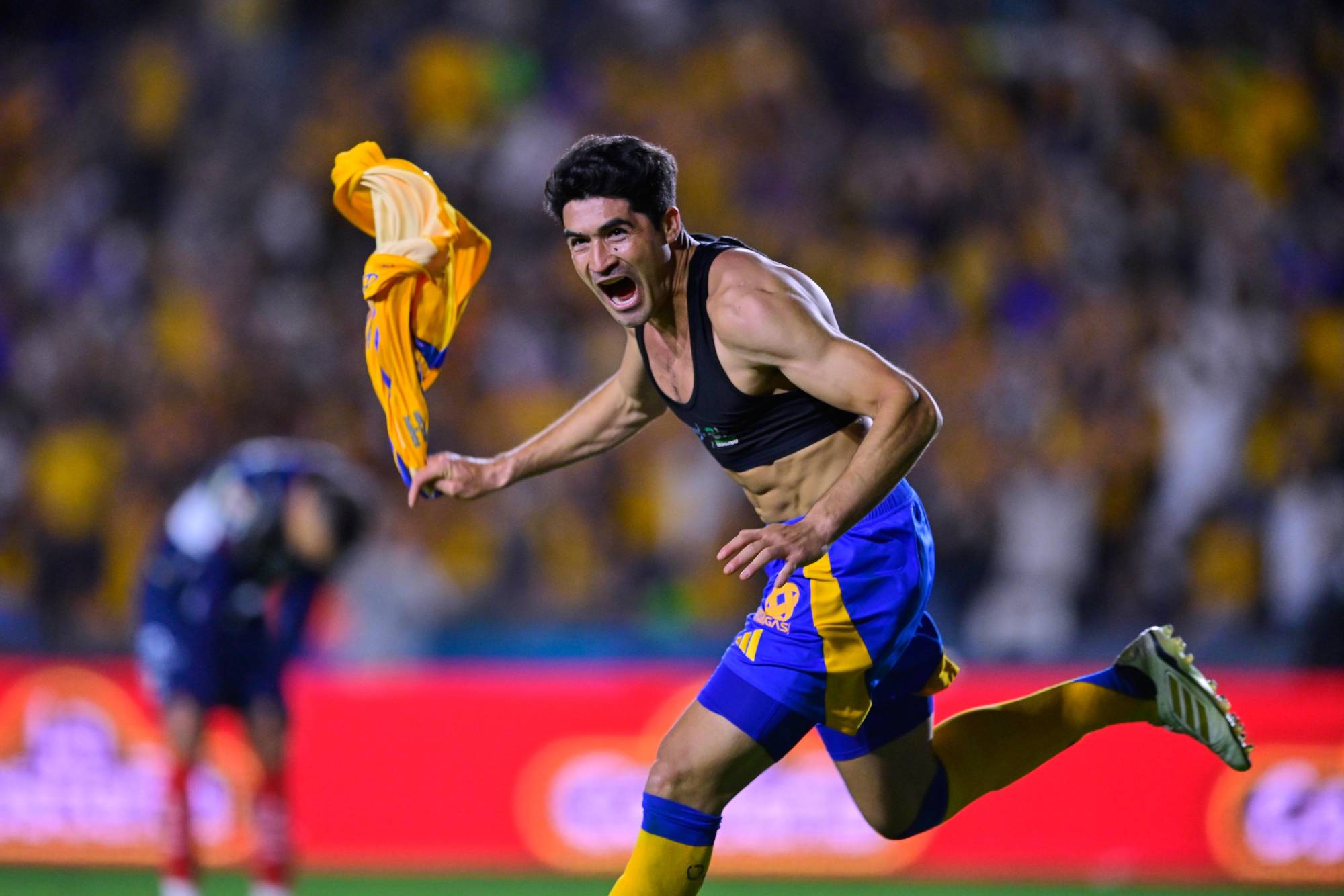 $!Tigres logra una furiosa remontada en el Clásico Regio ante Rayados