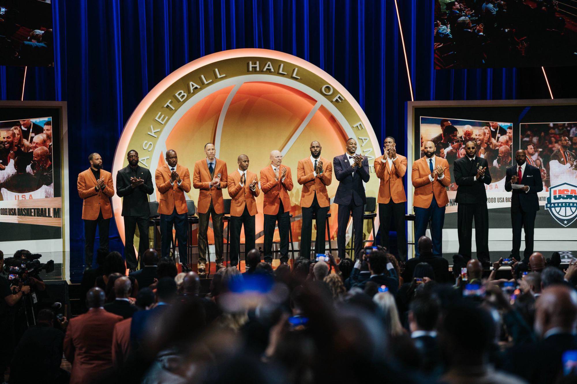 $!Carmelo Anthony, Dwight Howard y el equipo olímpico de 2008 brillan en su ingreso al Salón de la Fama del Baloncesto