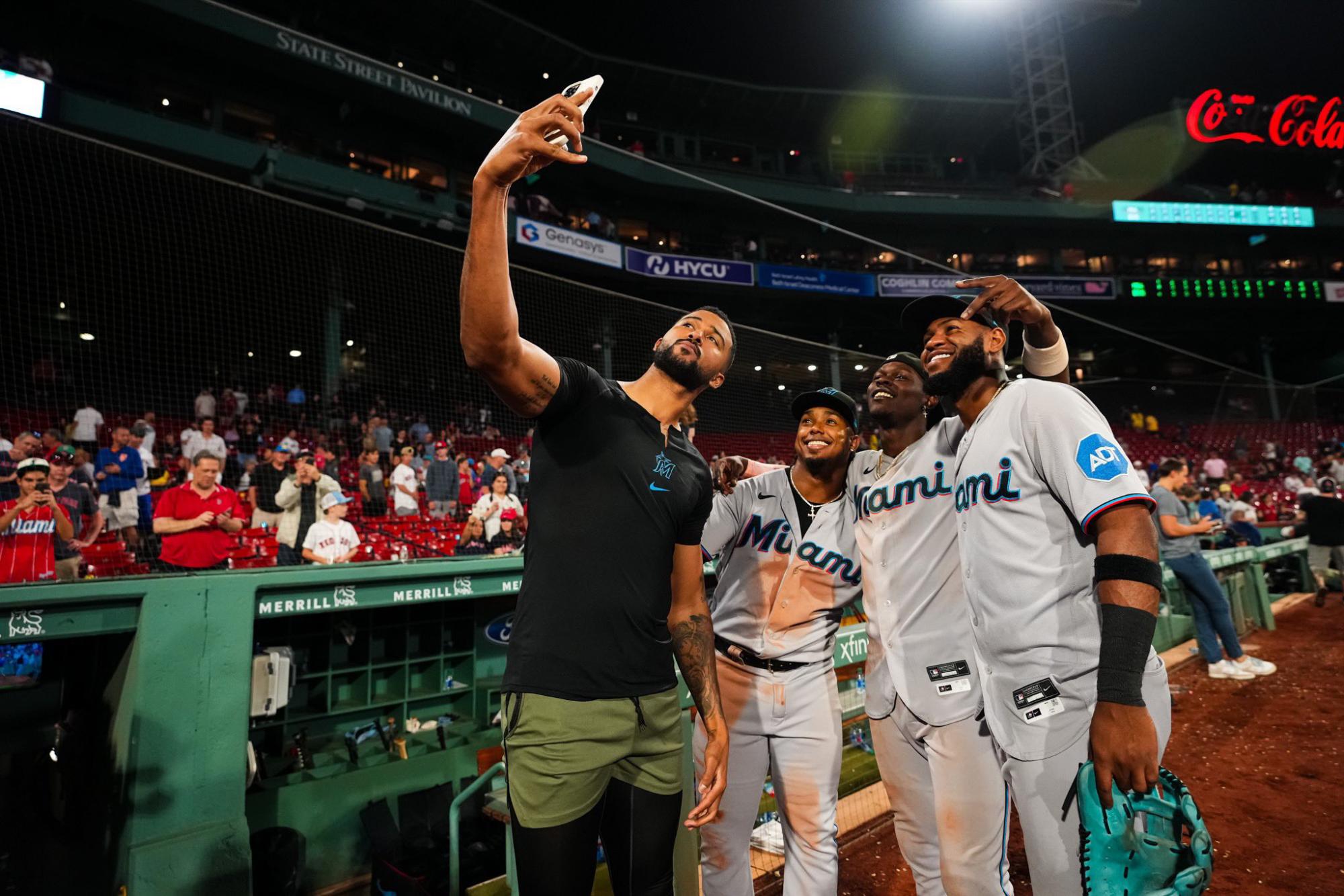 $!Marlins apalean a Medias Rojas con jonrones de Jean Segura y Bryan de la Cruz