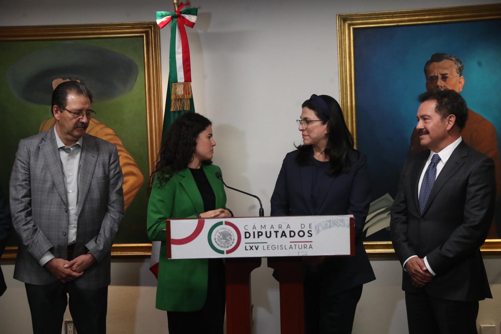 $!Segob entrega en Cámara de Diputados las iniciativas de reformas de AMLO
