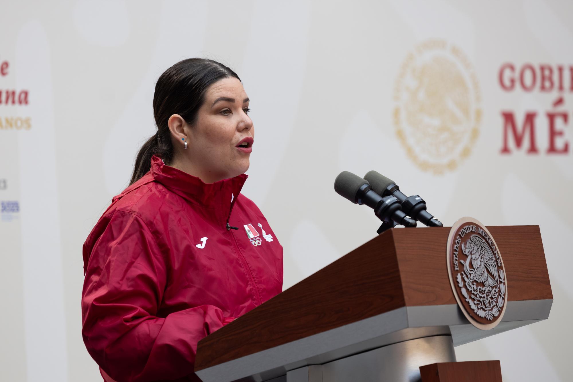 $!Jorge Cárdenas recibe lábaro patrio para Juegos Centroamericanos