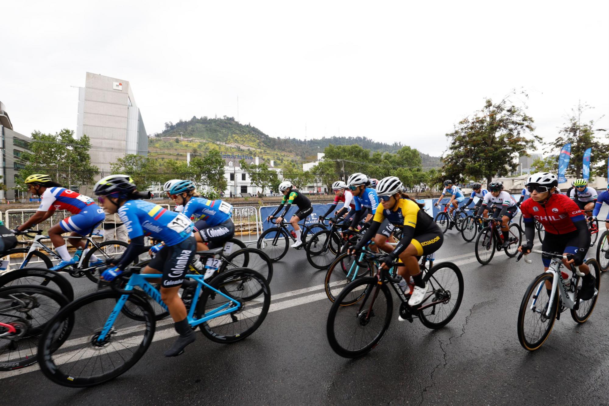 $!Sinaloense Yarely Salazar hace su esfuerzo, pero queda lejos del top 10 en ciclismo de ruta