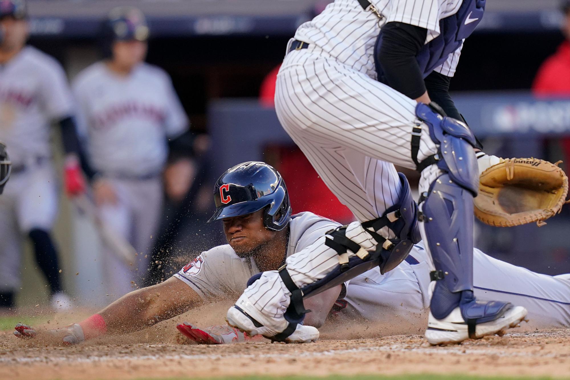 $!Guardianes batallan para ganar a Yanquis en extras innings e igualar su serie divisional