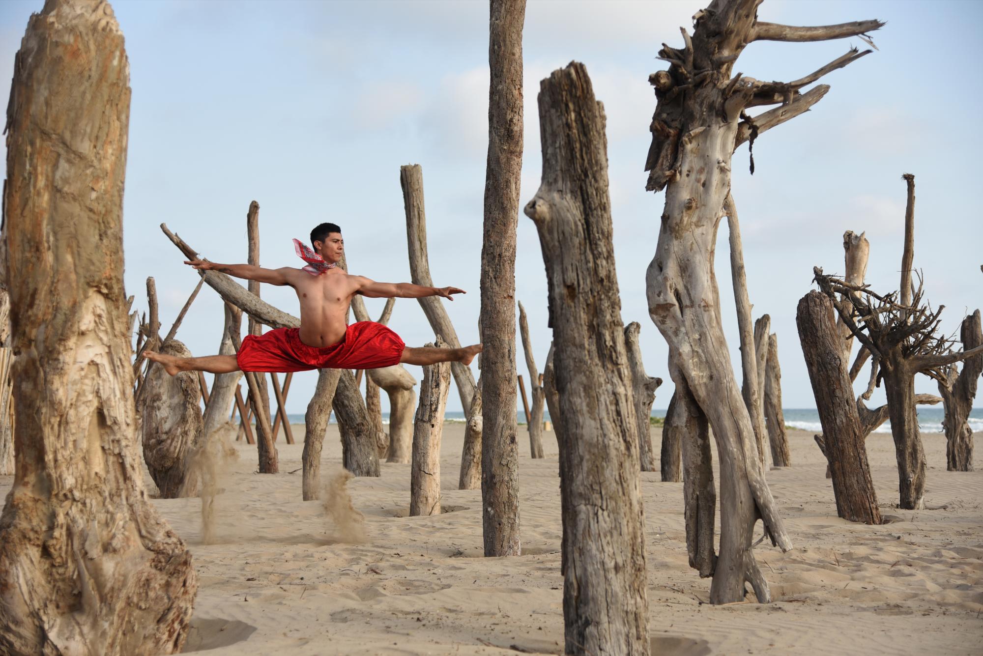 $!Estudiantes de danza contemporánea en Mazatlán apuestan por la Resiliencia en su baile de graduación