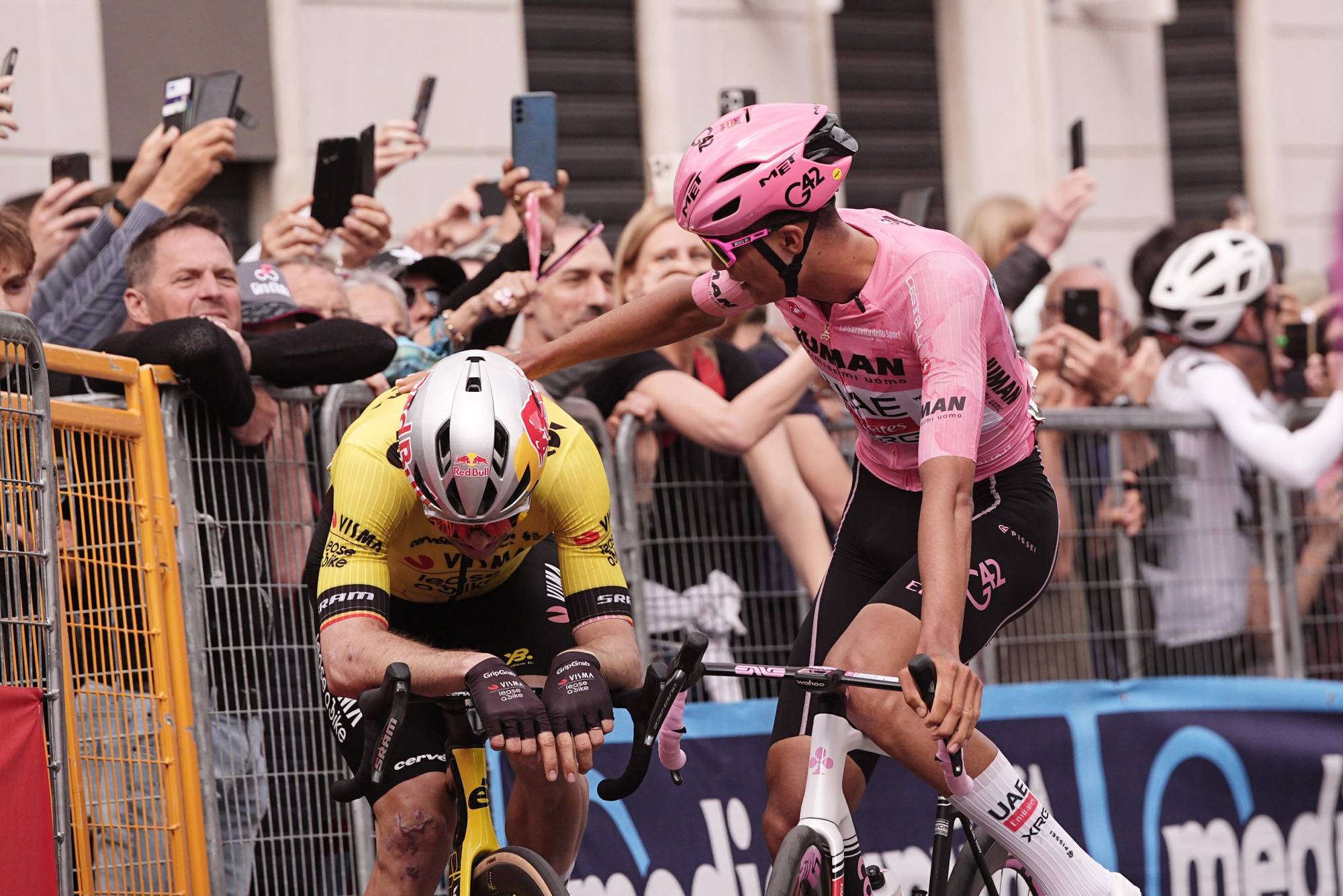 $!Isaac del Toro refuerza su liderato en el Giro de Italia con un cierre potente en la etapa 13