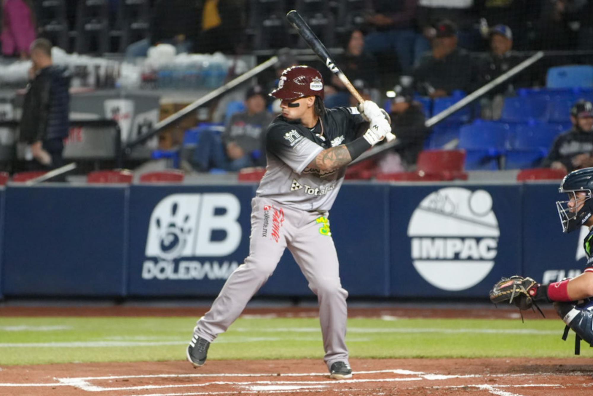 $!Madero, Elizalde y Fabela imponen su ley para que Tomateros gane la serie a Sultanes