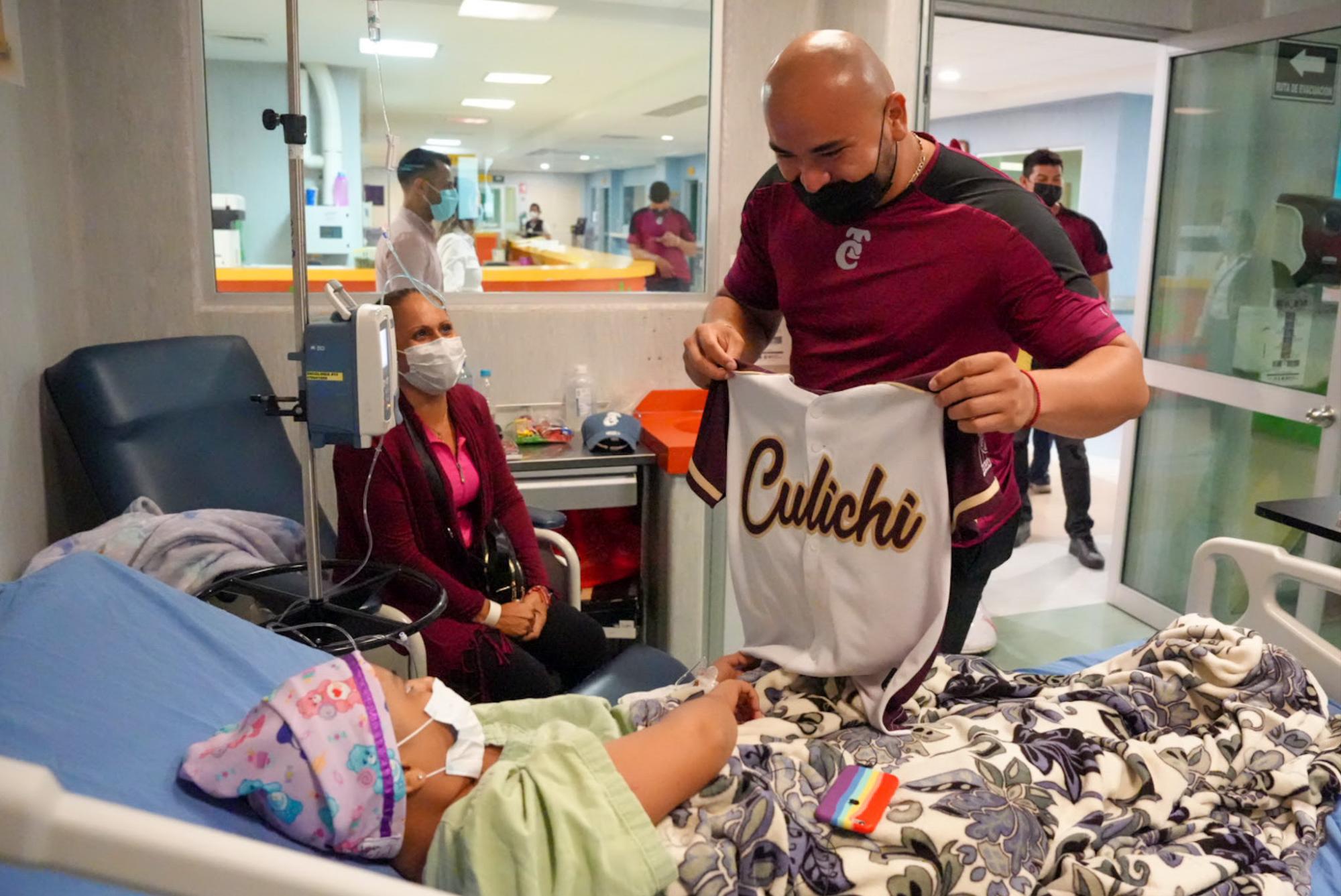 $!Tomateros de Culiacán visita el Hospital Pediátrico de Sinaloa