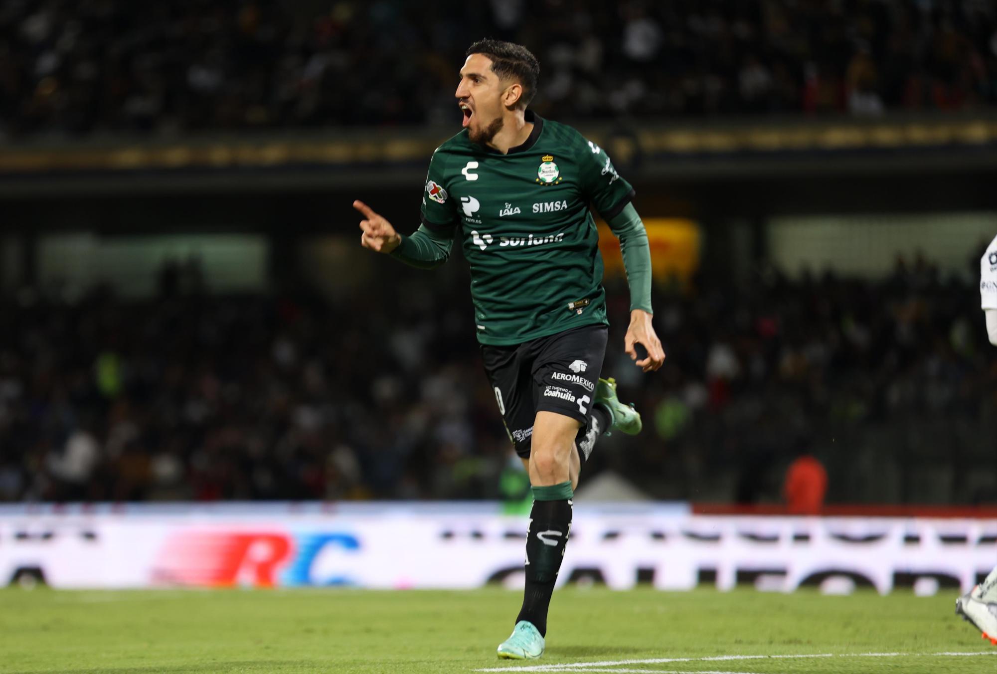 $!Santos se enciende y humilla a Pumas en juego pendiente