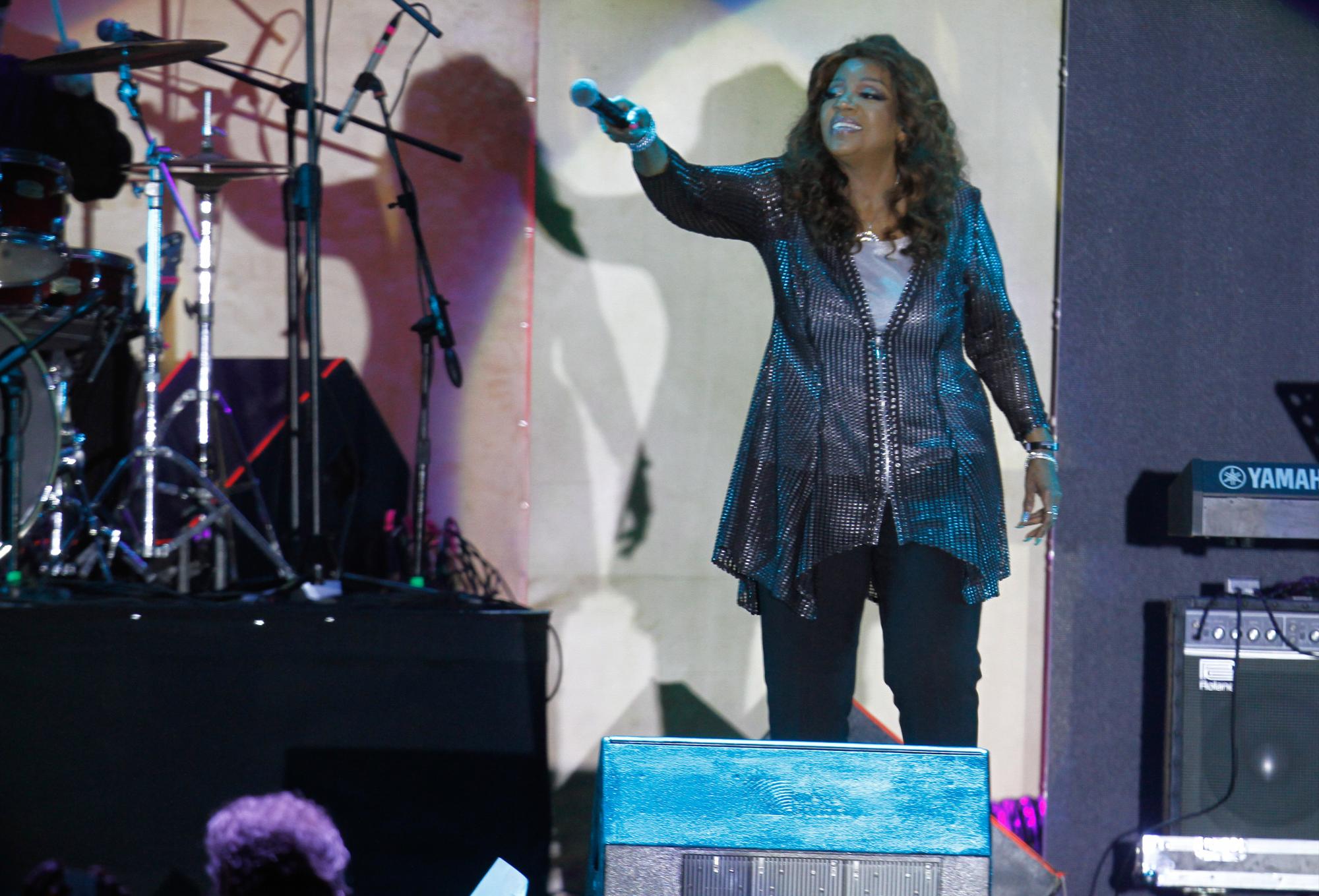$!Da Gloria Gaynor el toque retro en la coronación de la Reina de los Juegos Florales